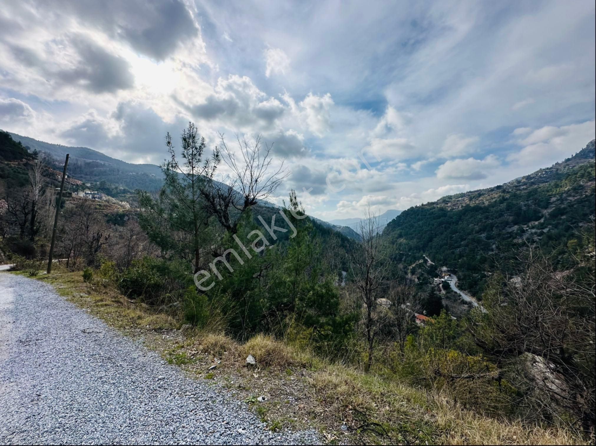Emlakparktan Süleymanlar Köyünde Satılık 2389m2 Tarla - Görsel 14