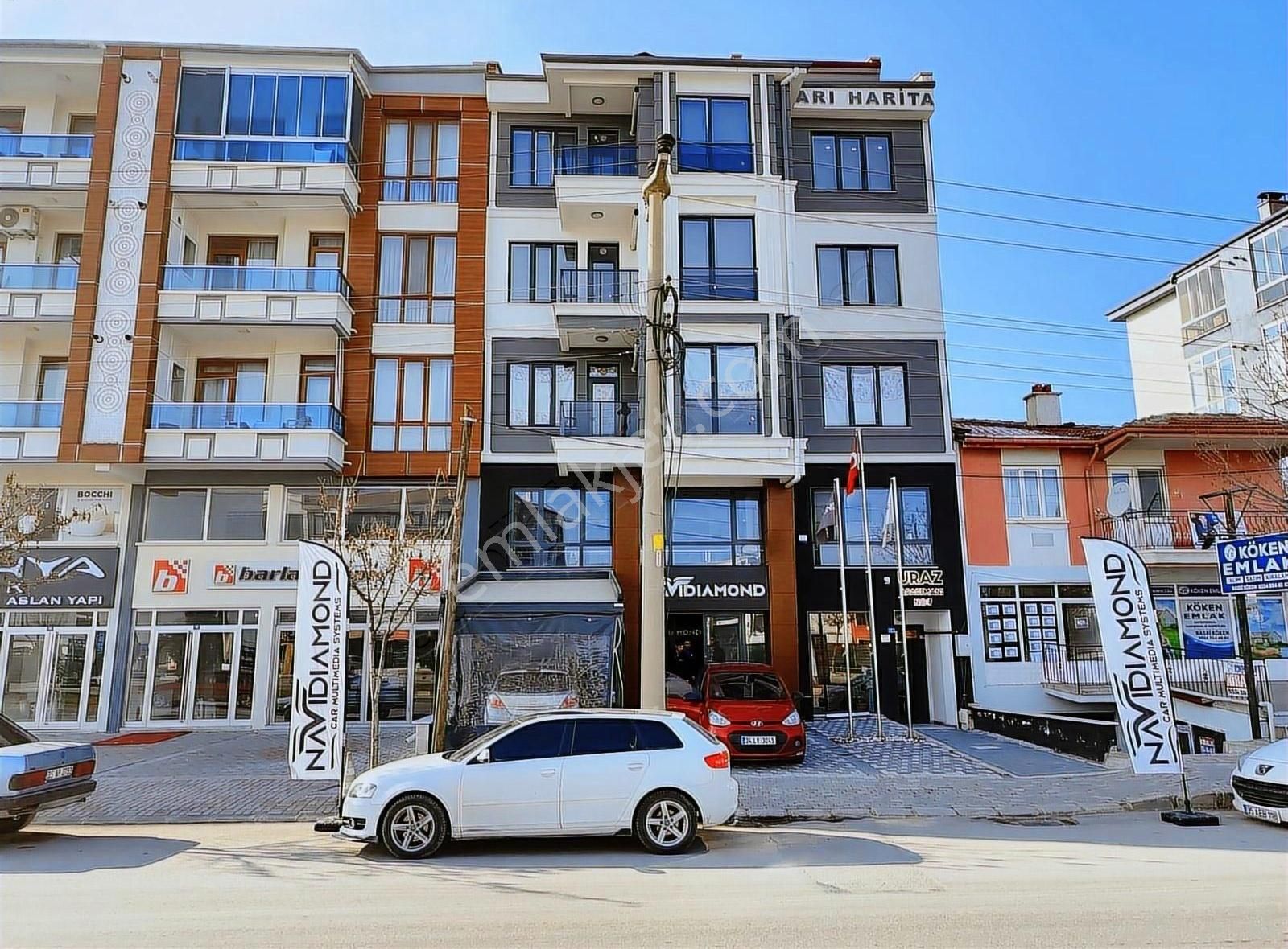 Afyonkarahisar Merkez Osman Gazi Kiralık Daire Ana Cadde Üzeri Filli Kavşak-işkur Yakın D.gaz-eşyalı-lüks 2+1