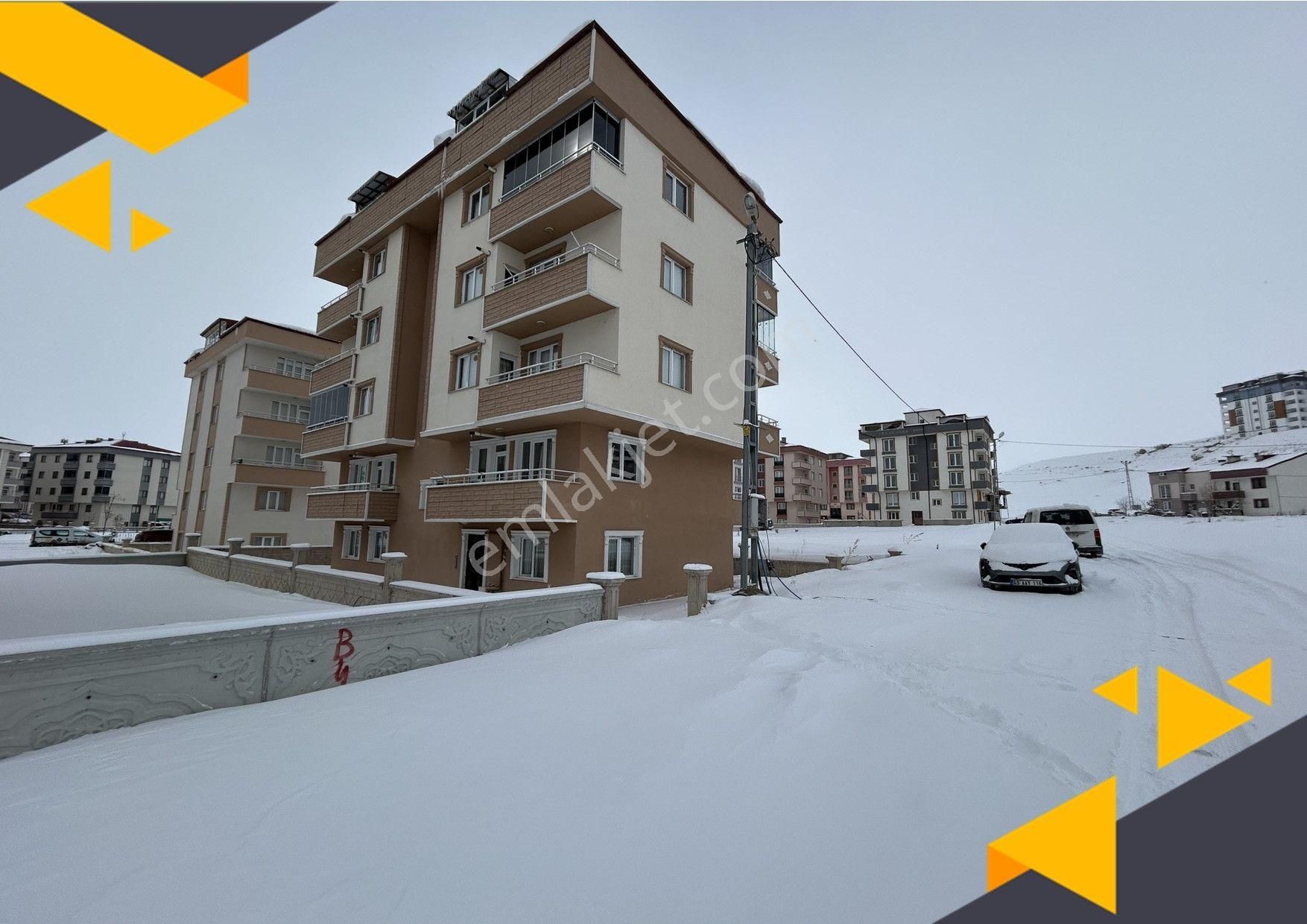 Bayburt Merkez Şingah Kiralık Daire Eski Hastane Bölgesi'nde Çift Balkonlu 2+1 Daire