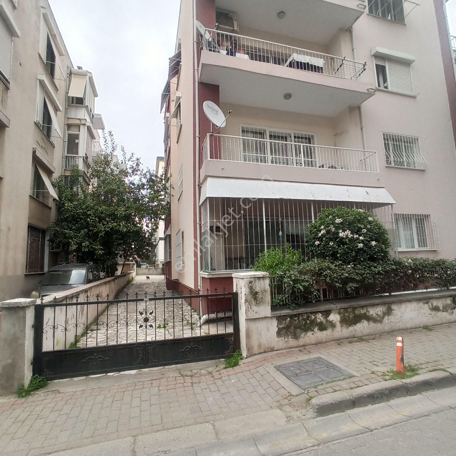 Karşıyaka Donanmacı Hastaneye Yakın Kiralık Daire Gül'den Çamlıkta Kiralık 2+1 Otoparklı ,doğalgazlı Daire