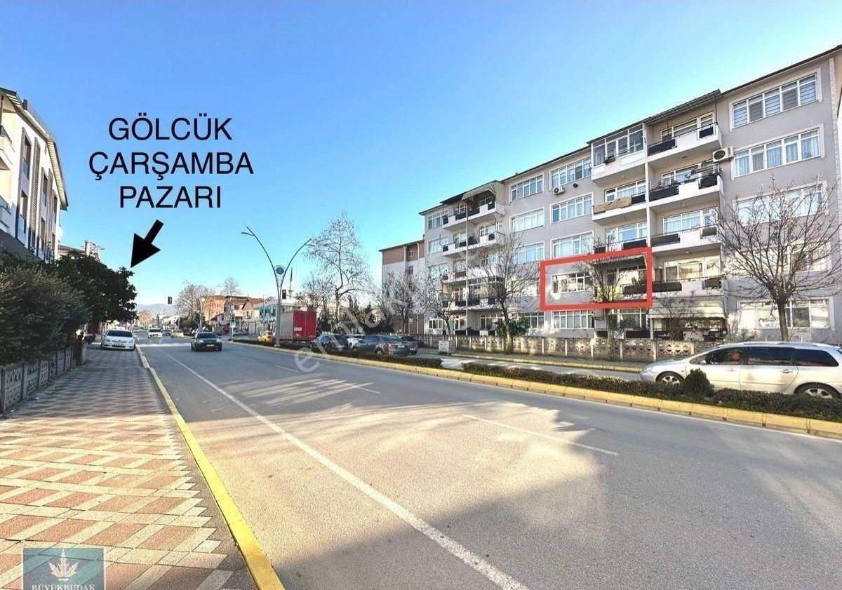 Gölcük Dumlupınar Kiralık Daire 💥donanma Komutanlığına Yürüme Mesafesinde Bekara Uygun, Site İçi, Full Eşyalı 3+1 Kiralık Daire💥