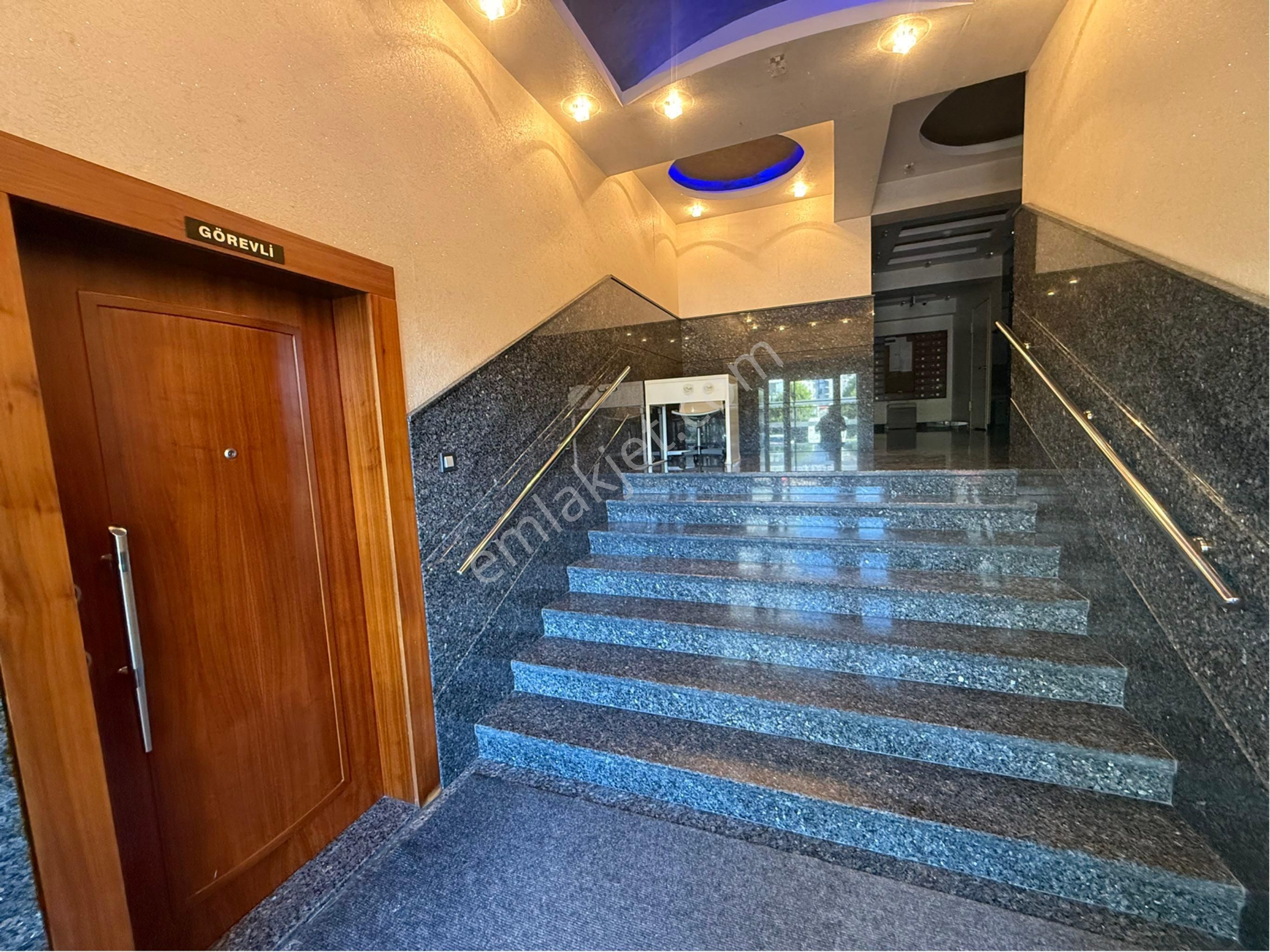 Bayraklı Manavkuyu'da Satılık Ara Kat Lüks Daire - Görsel 3