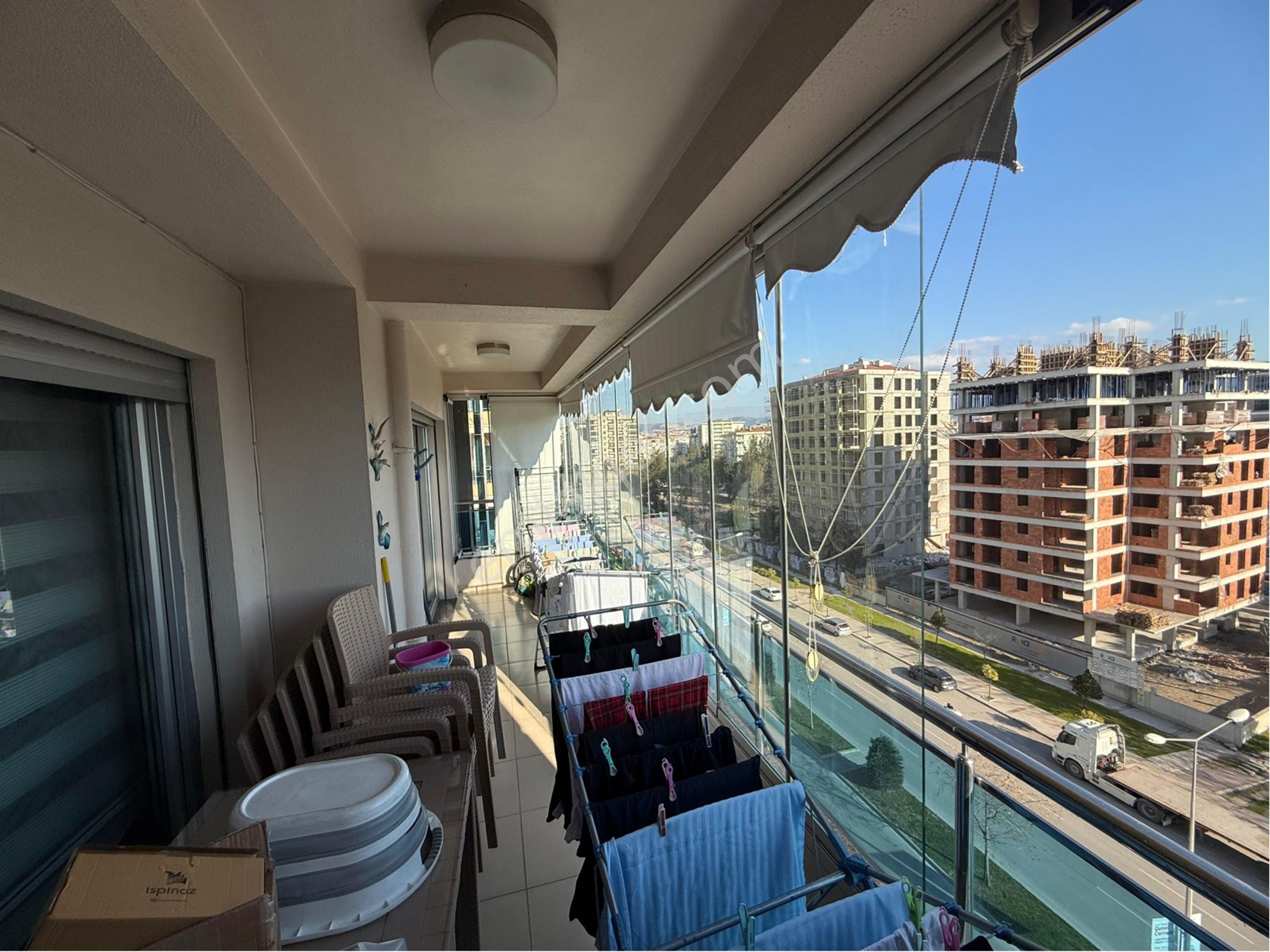 Bayraklı Manavkuyu'da Satılık Ara Kat Lüks Daire - Görsel 27