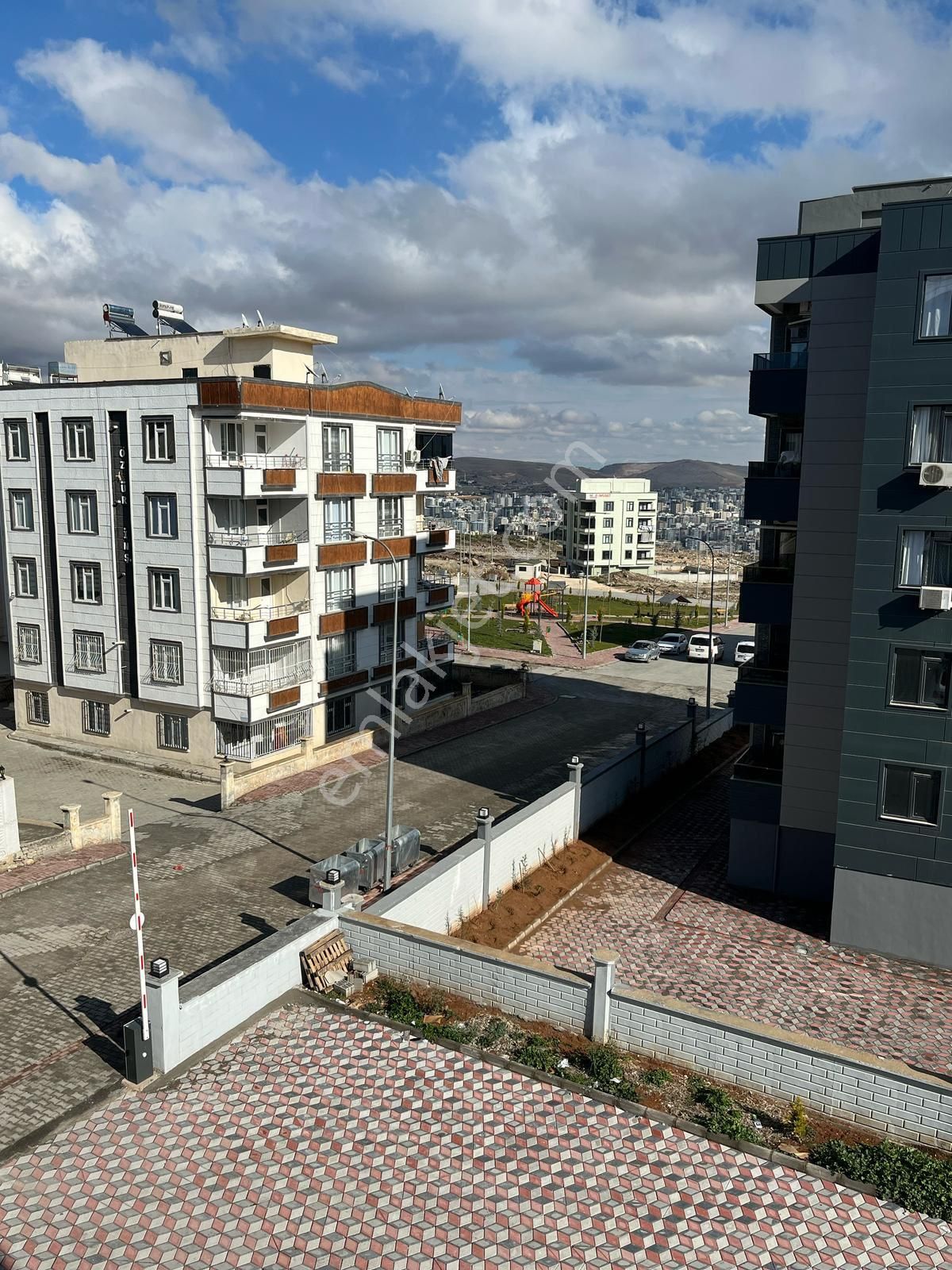 Şanlıurfa Karaköprü Site İçerisinde Satılık Daire Salih Aslandan Satılık Eşyalı 1+1 Daire