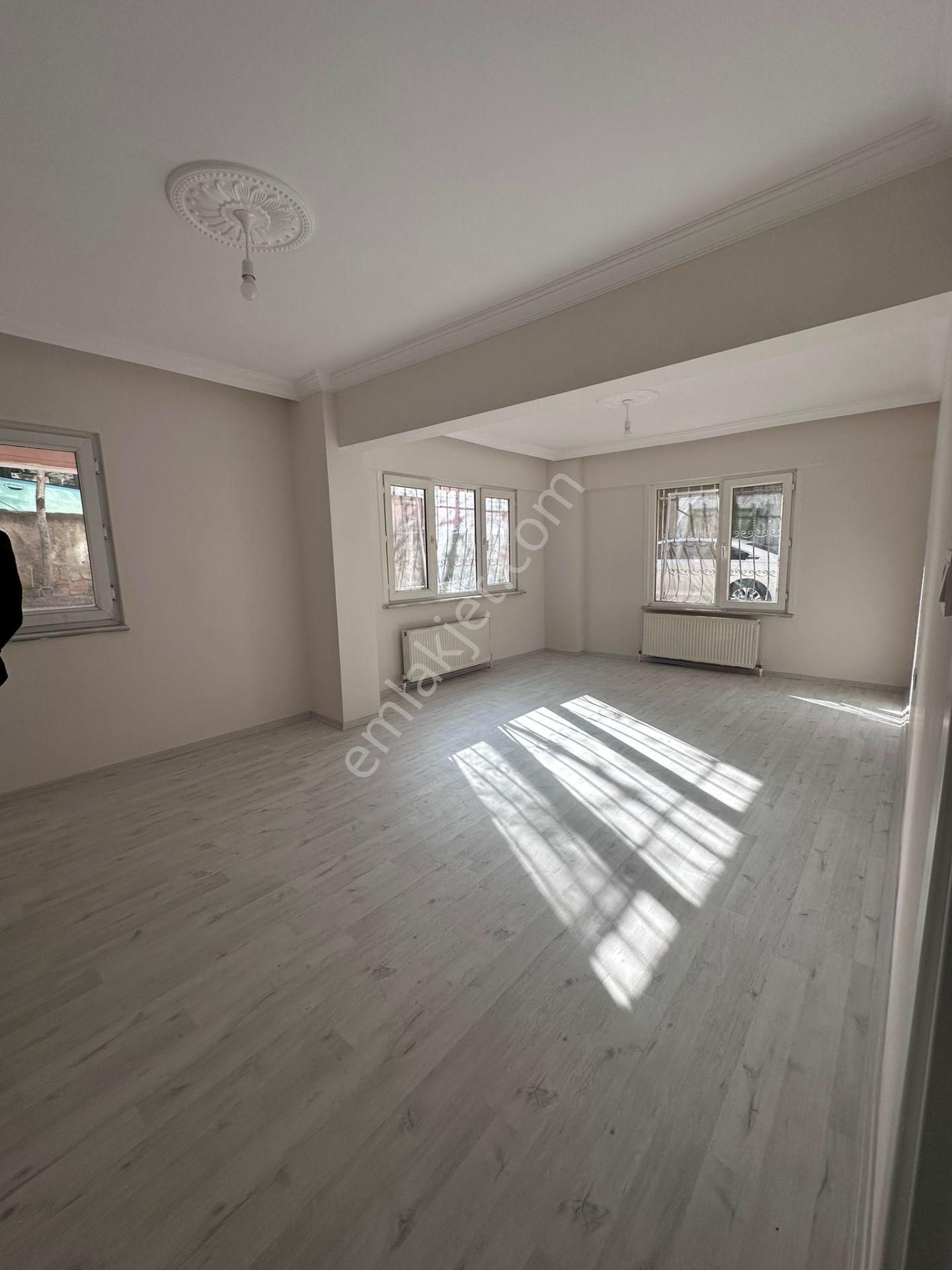 Pendik Kavakpınar Satılık Daire Mertcan'dan Caddeye 1dk Mesafeli 21m2 Arsa Tapulu 2+1 Daire