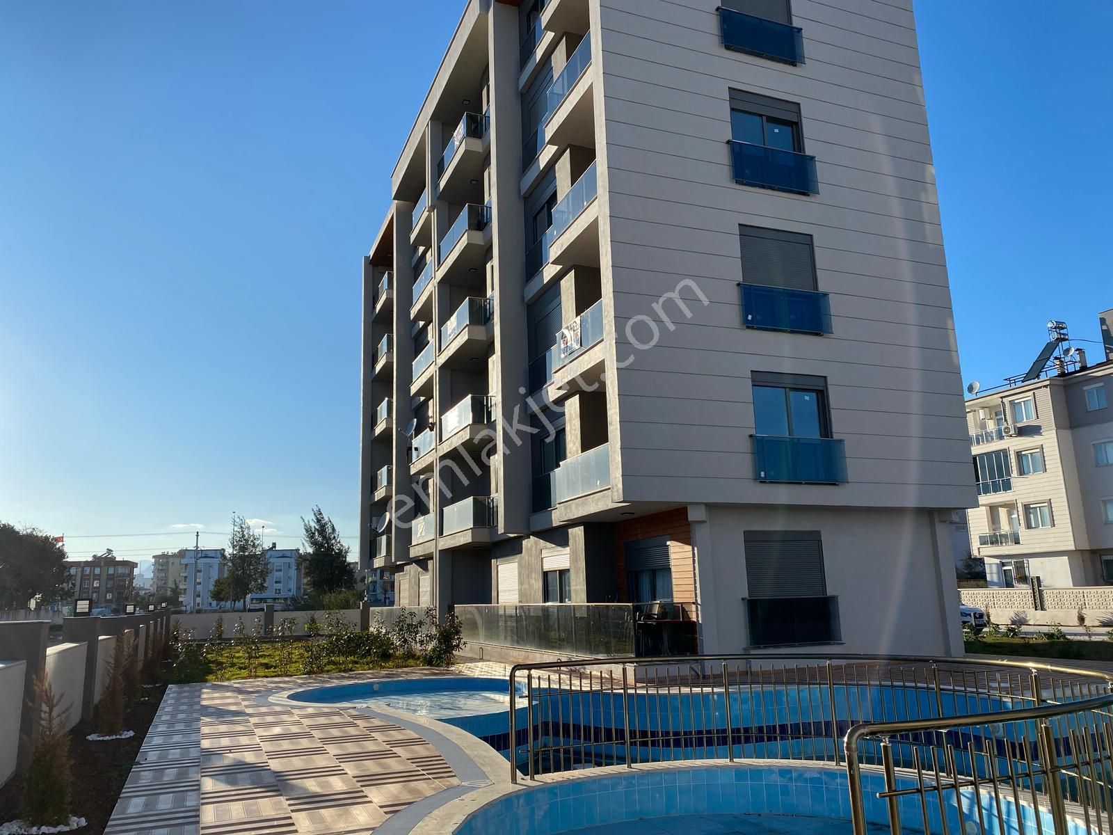 Kepez Baraj Satılık Daire Antalya Kepez Baraj Mah 1+1 Sitede Satılık Daire