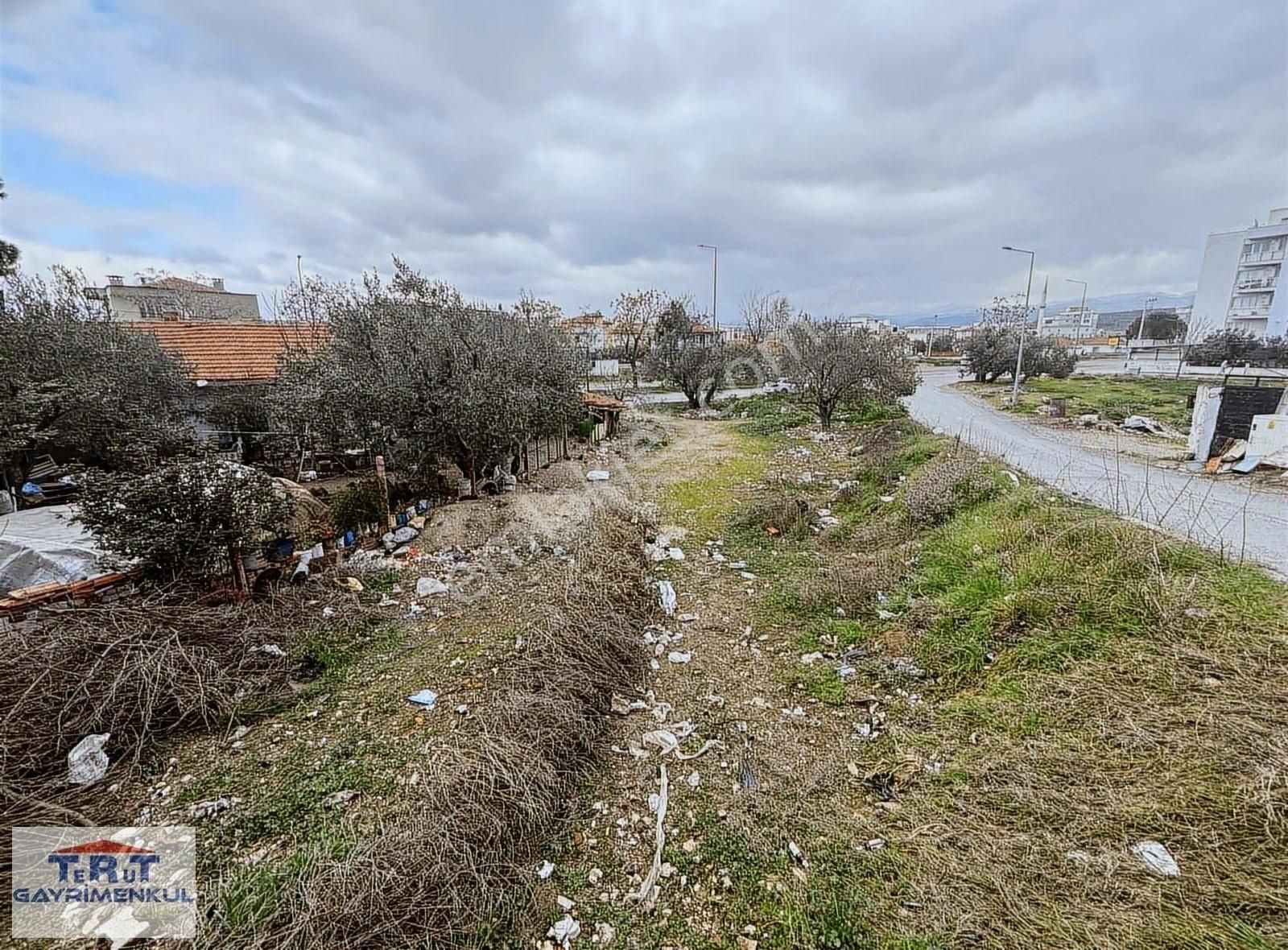 Akhisar Hacı İshak Satılık Konut İmarlı Manisa Akhisar Hacıishak'ta Satılık 5 Kat İmarlı 312 M2 Arsa