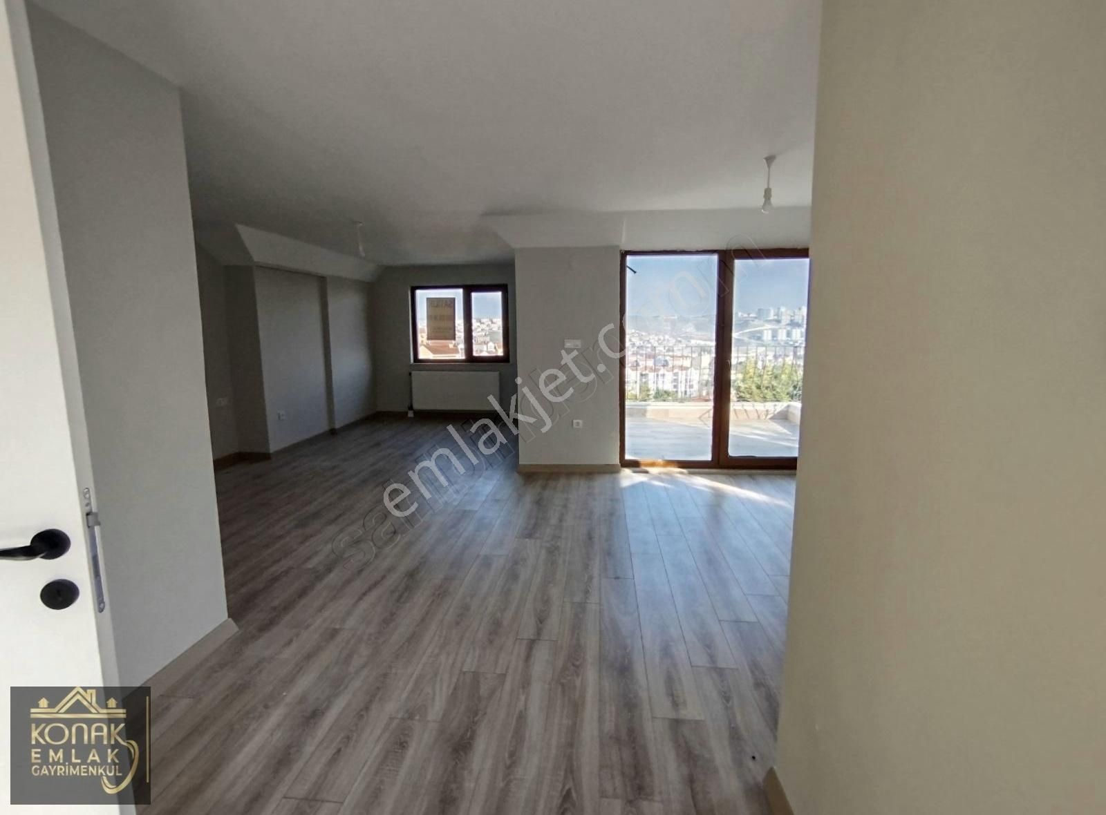 Bahcesehir Boğazkoyde Büyük Bahceli Satılık Köşe Villa - Görsel 16