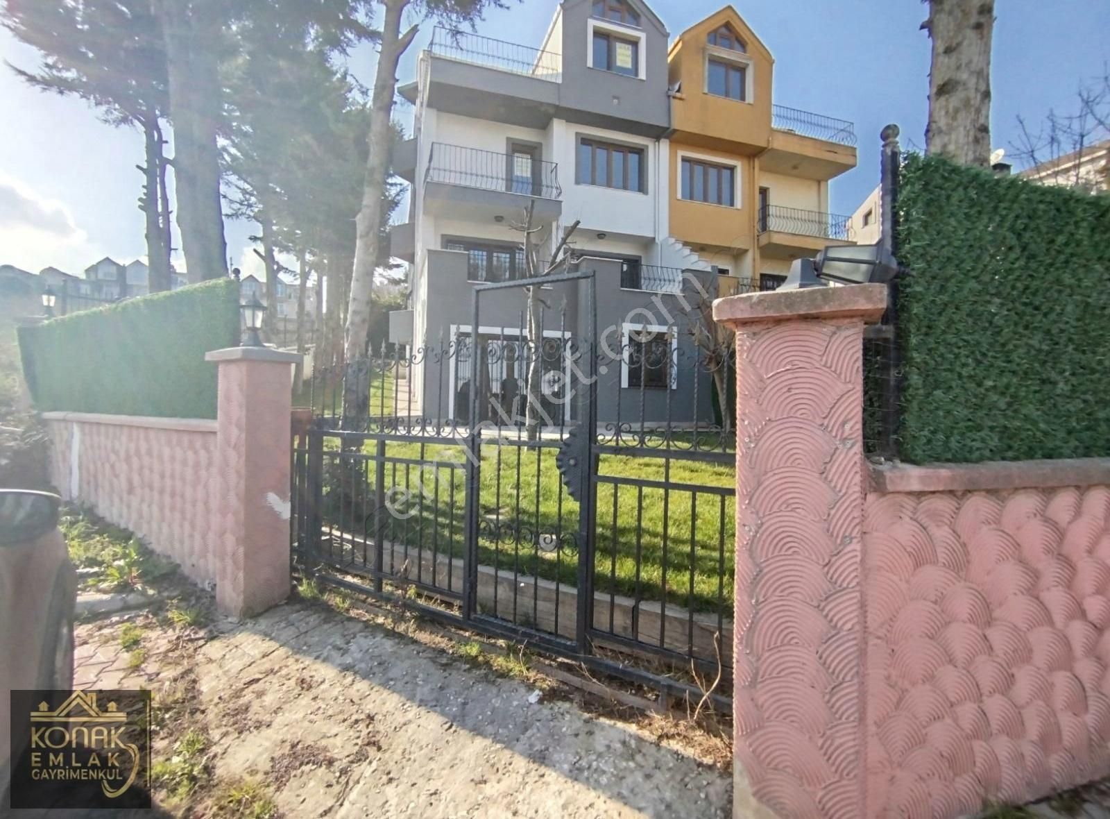 Bahcesehir Boğazkoyde Büyük Bahceli Satılık Köşe Villa - Görsel 10