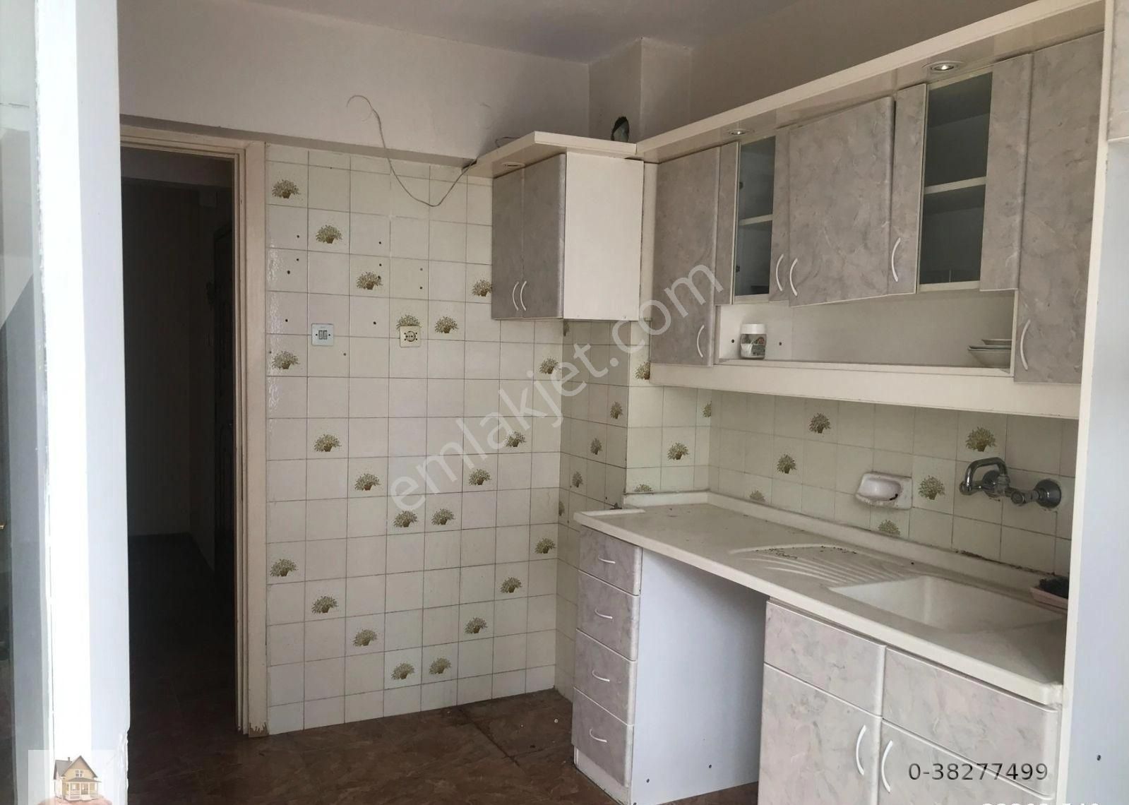 Balçova Korutürk Kiralık Daire Balçova Korutürk Mah. Termalli Dokuz Eylül Ve Ekonomi Üniversitesi Yakını 3+1 Kiralık Daire