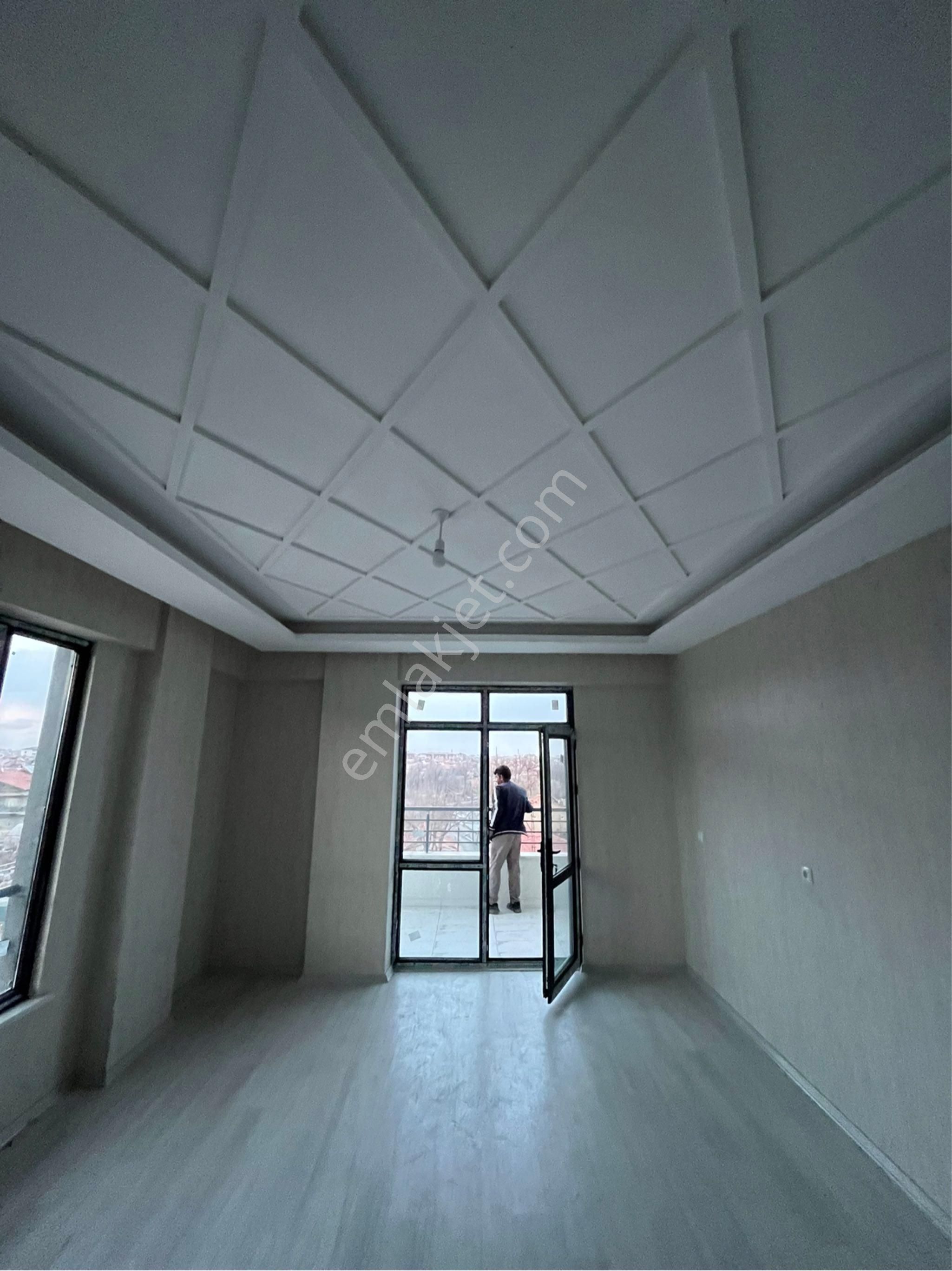 Gürhan Gayrimenkulden Satılık Meramın Gözdesi Hadimi Mahallesinde 3+1 Arakat Daire - Görsel 16