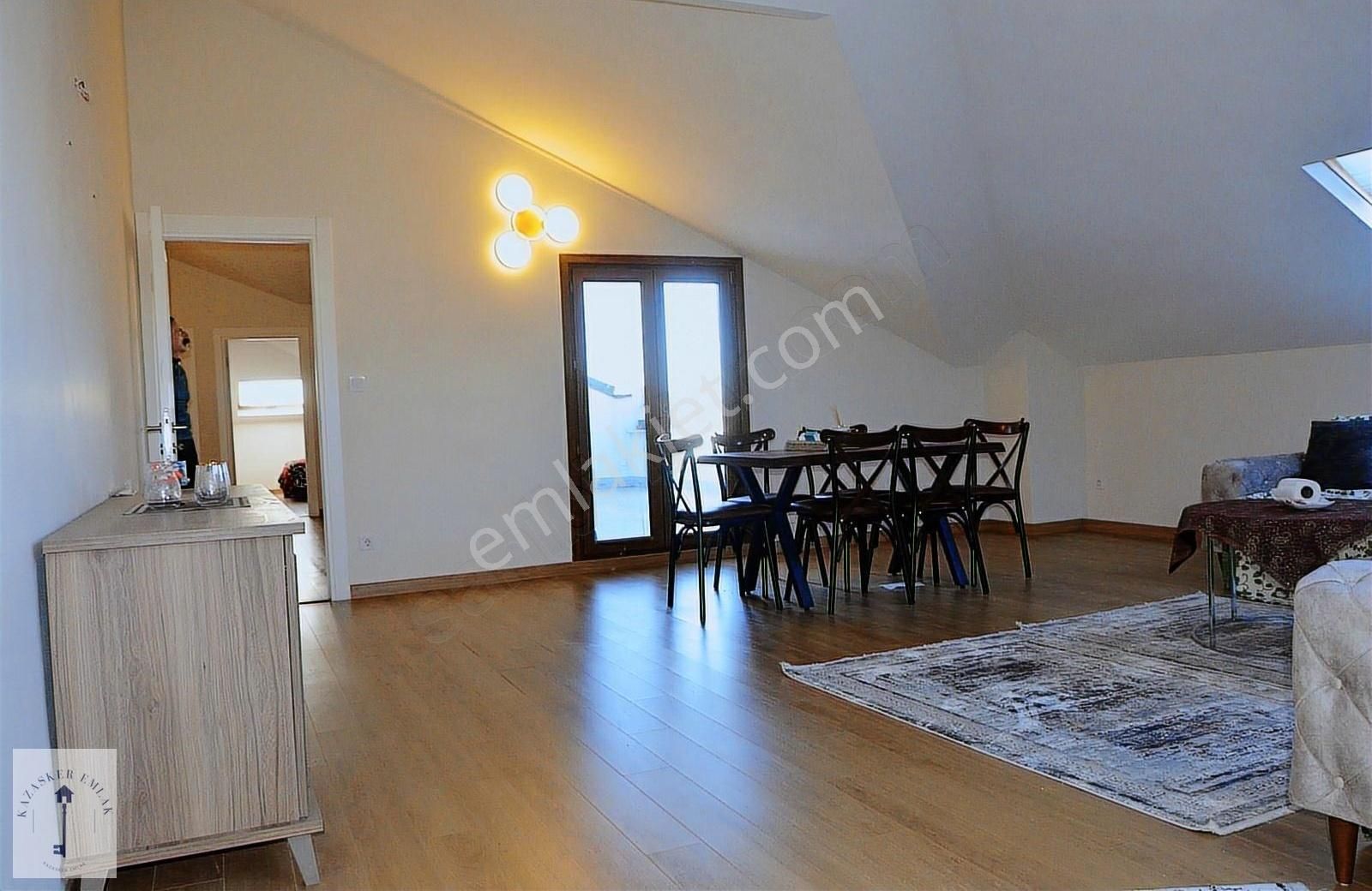 Kadıköy 19 Mayıs Kiralık Daire Kazasker Işıklarda 6 Yıllık Bina Teraslı 150 M2