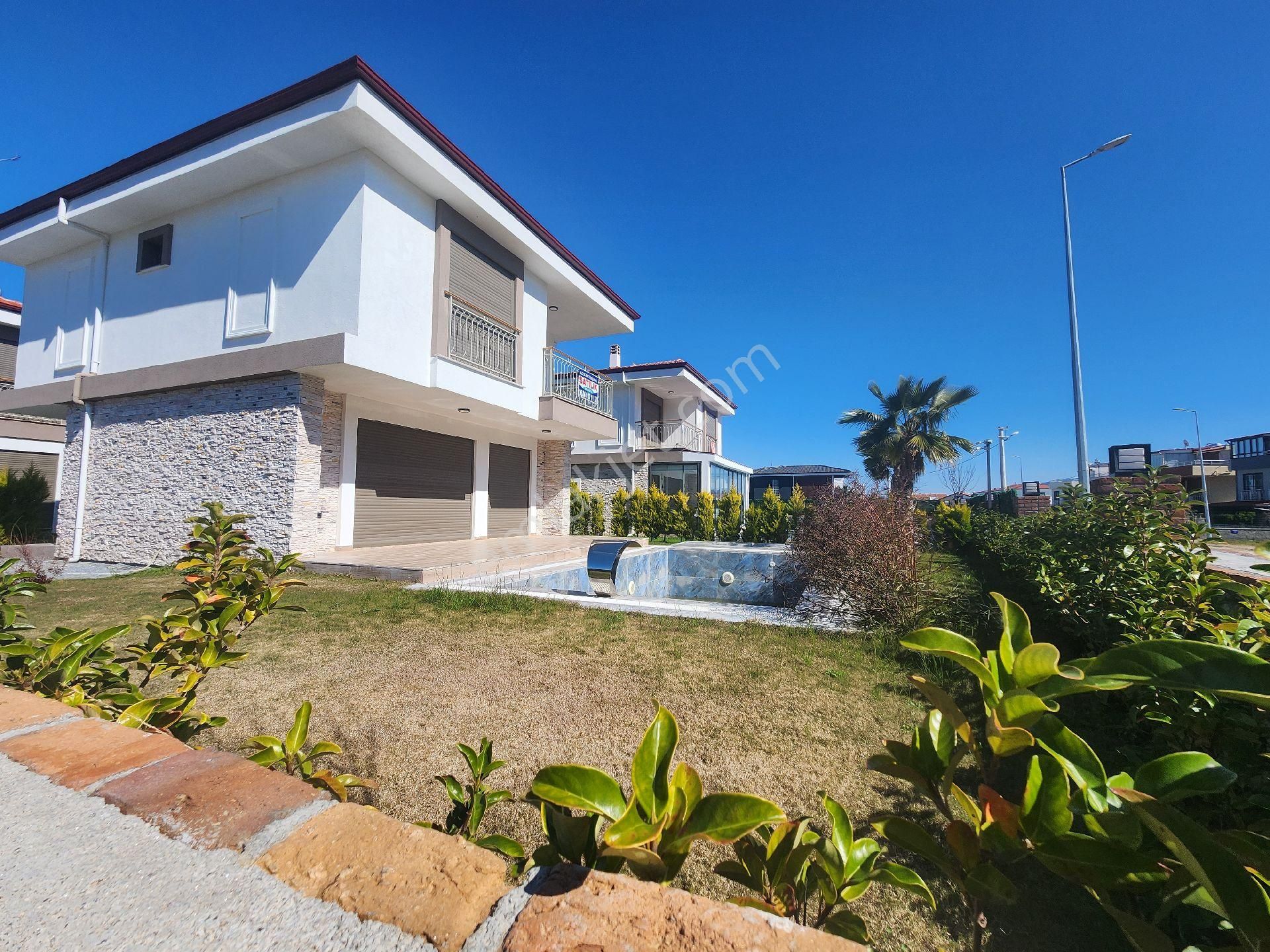 Kuşadası Güzelçamlı Satılık Villa Fırsaatttt Özel Havuzlu Geniş Bahçeli Müstakil Satılık Villa