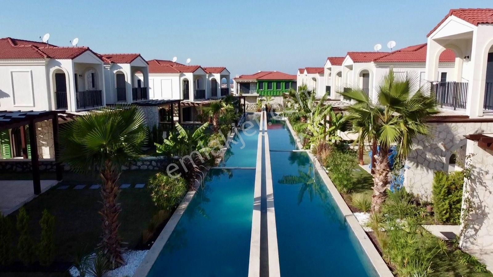 ** Rs Netten** Kuşadası Davutlarda 3+1 Özel Mimari Villa