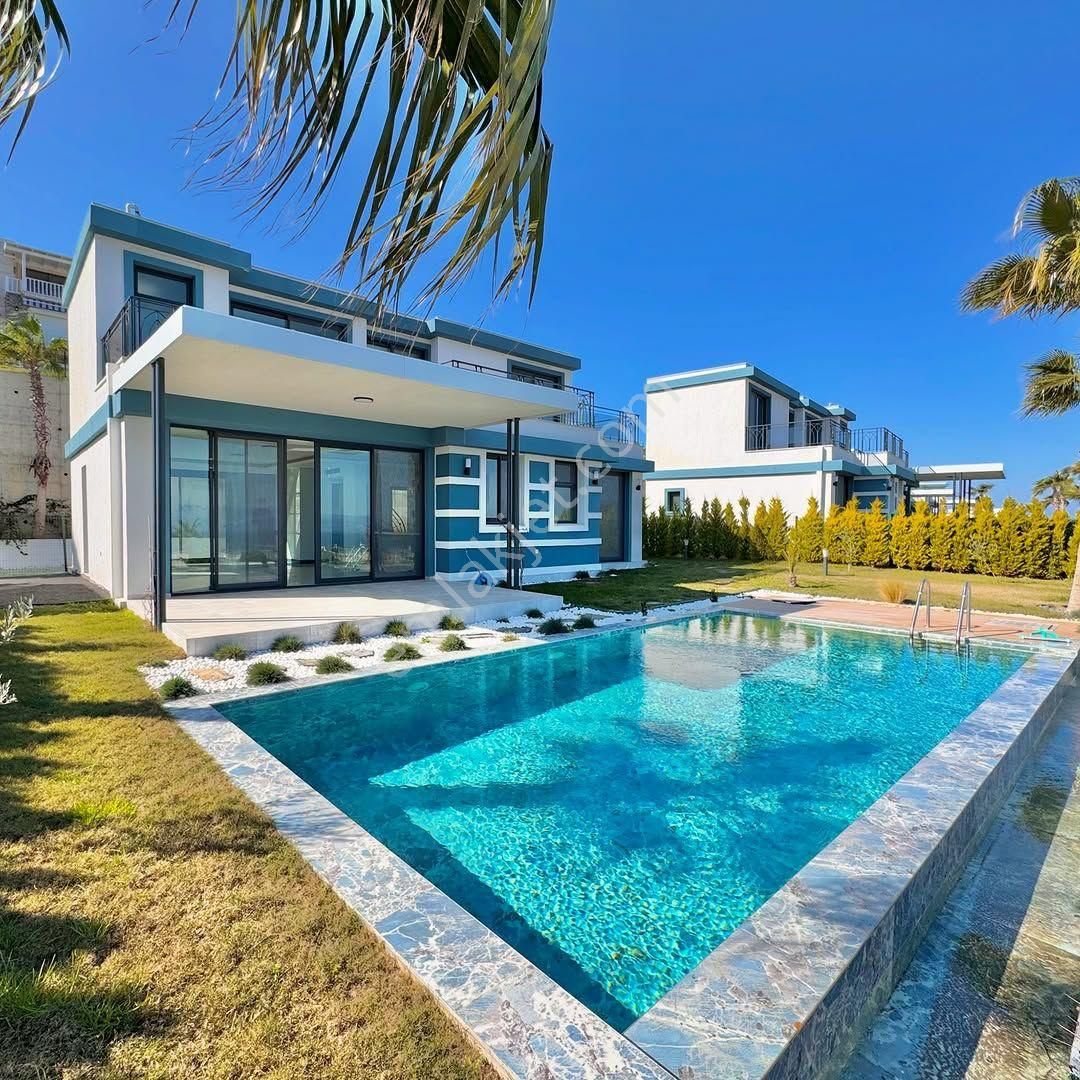 Bodrum Gündoğan Satılık Villa Gündoğan'da Satılık Site İçerisinde Deniz Manzaralı 3+1 Villa