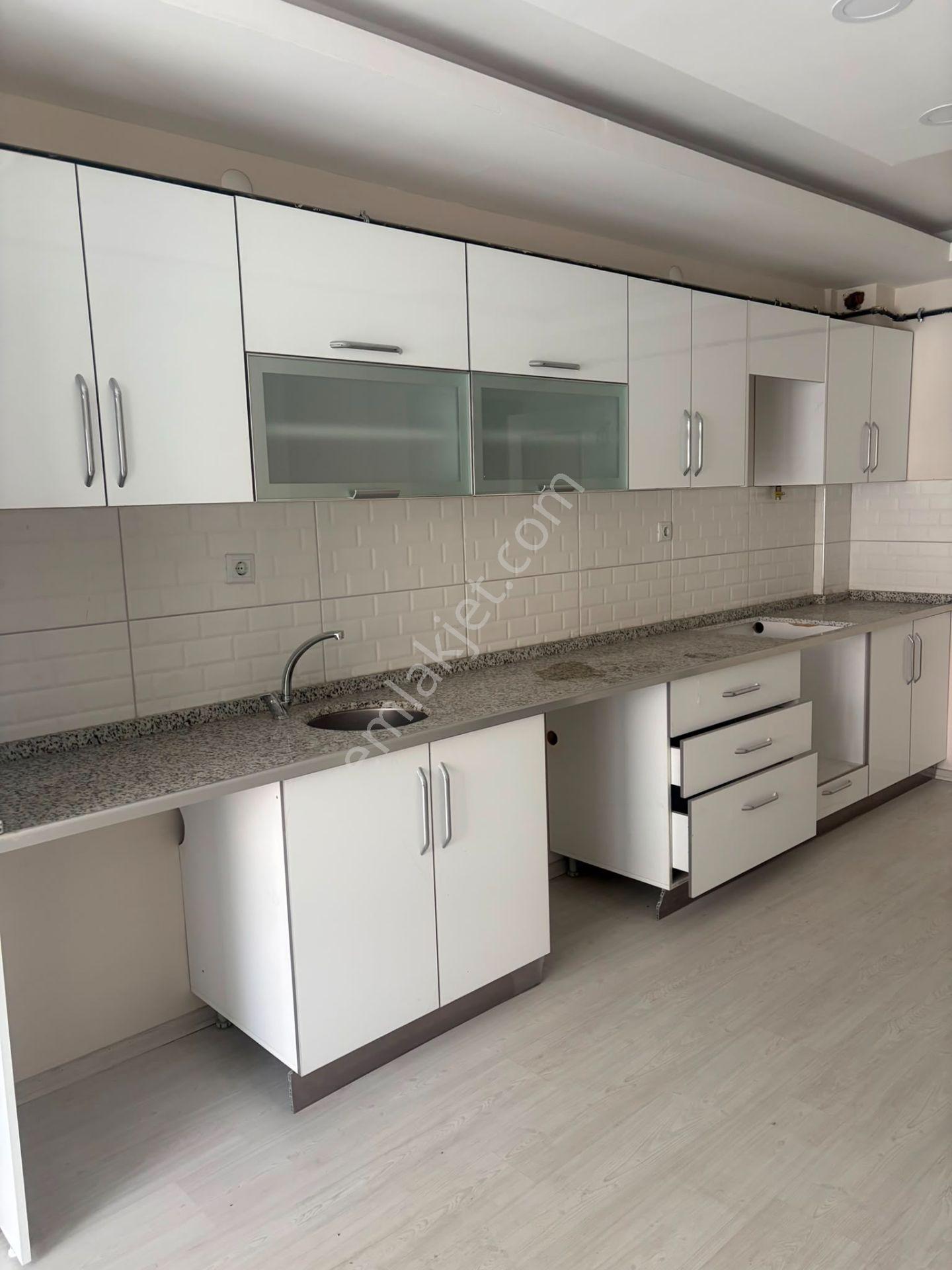 Kumlubel Mahallesinde 3+1 Geniş Asansörlü Satılık Daire - Görsel 23
