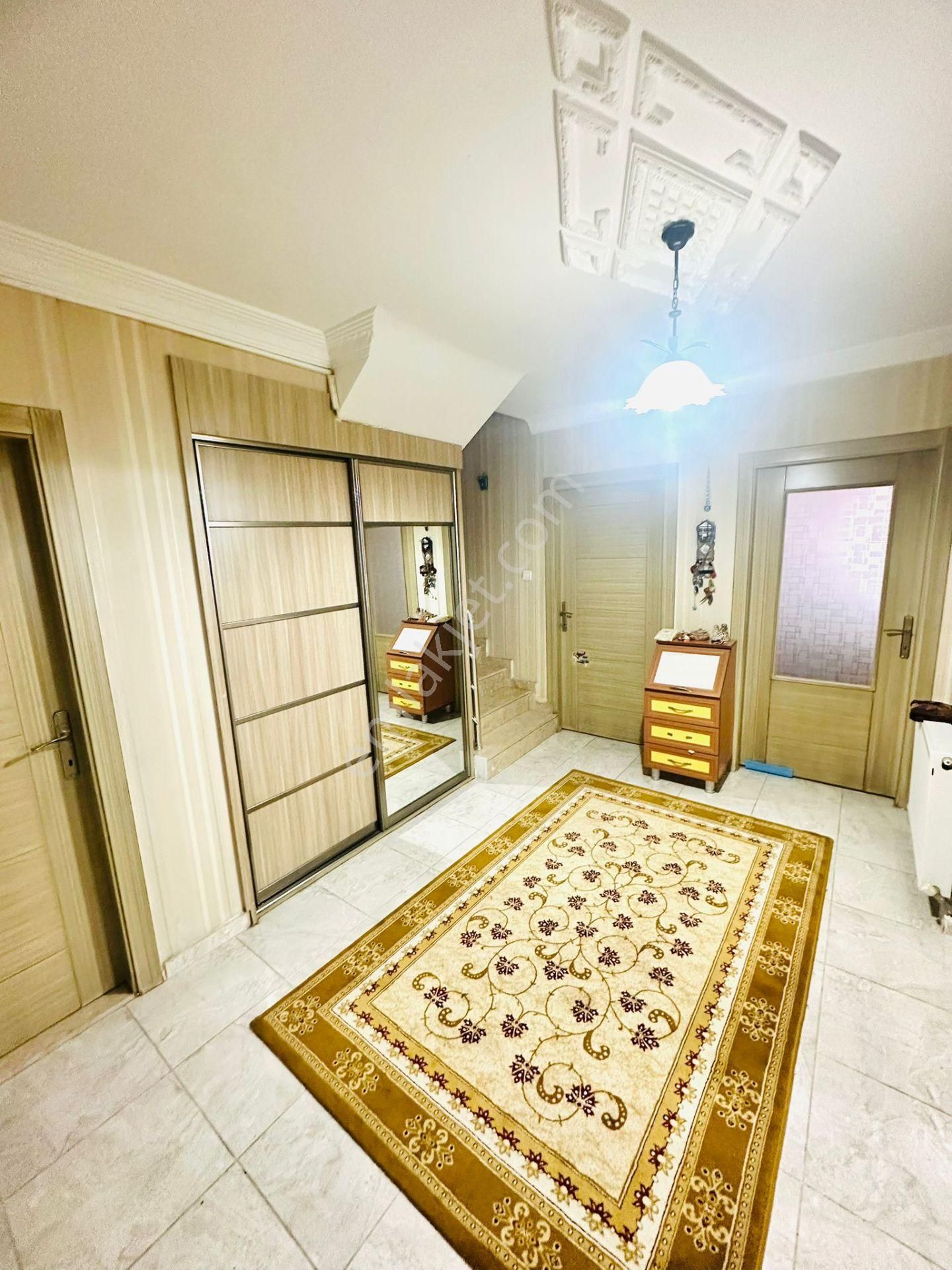 Sincan Tandoğan Mah'de 5+1 220m2 Genişliğinde Ön Cephe Full Yapılı Teras Daire - Görsel 16