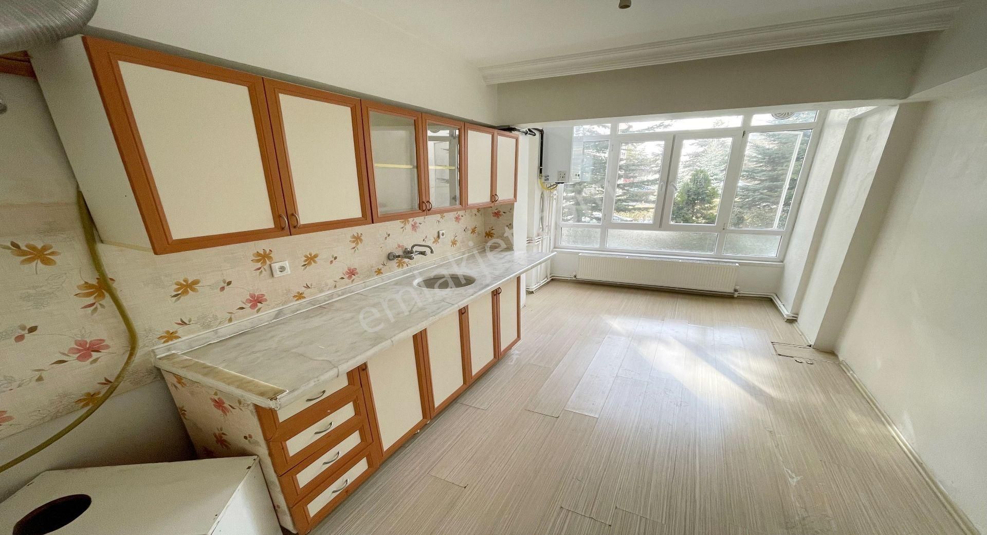 Ankara Keçiören Hastaneye Yakın Kiralık Daire Kafkas Mh Site İçerisinde Masrafsız Kiralık 3+1 Daire**