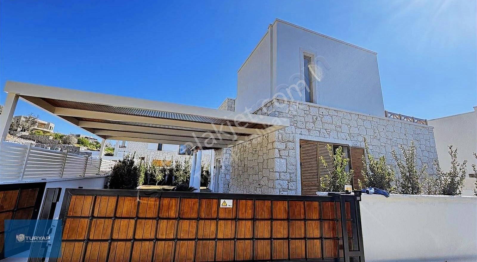 Bodrum Gümüşlük Satılık Villa Gümüşlük'te Müstakil Havuzlu Satılık 4+1 Lüks Villa