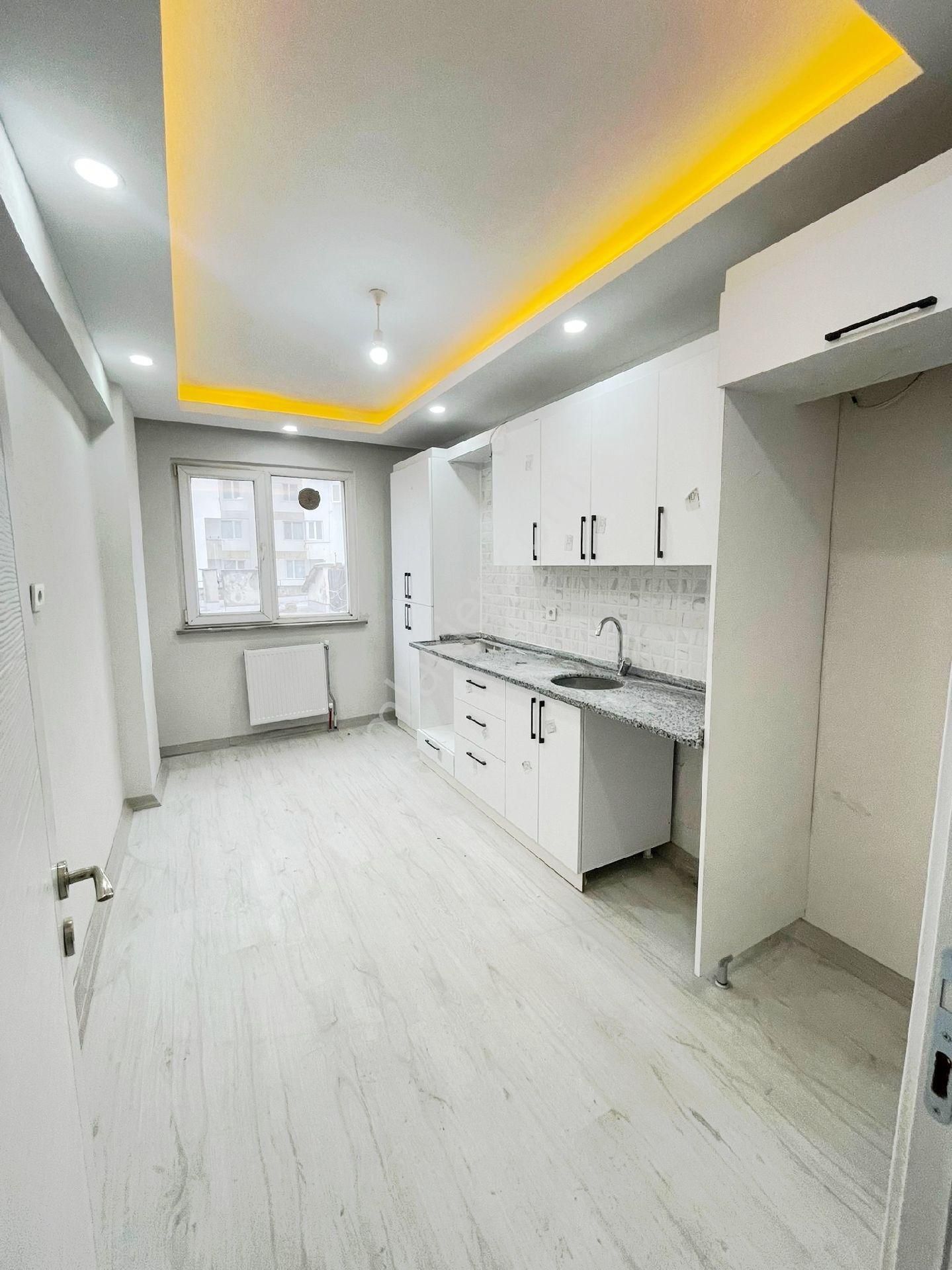 Çorlu Şeyh Sinan Satılık Daire 1.650.000 Tl İskanlı 2+1 100m2 5 Kat Asansörlü Şeyhsinan Mh