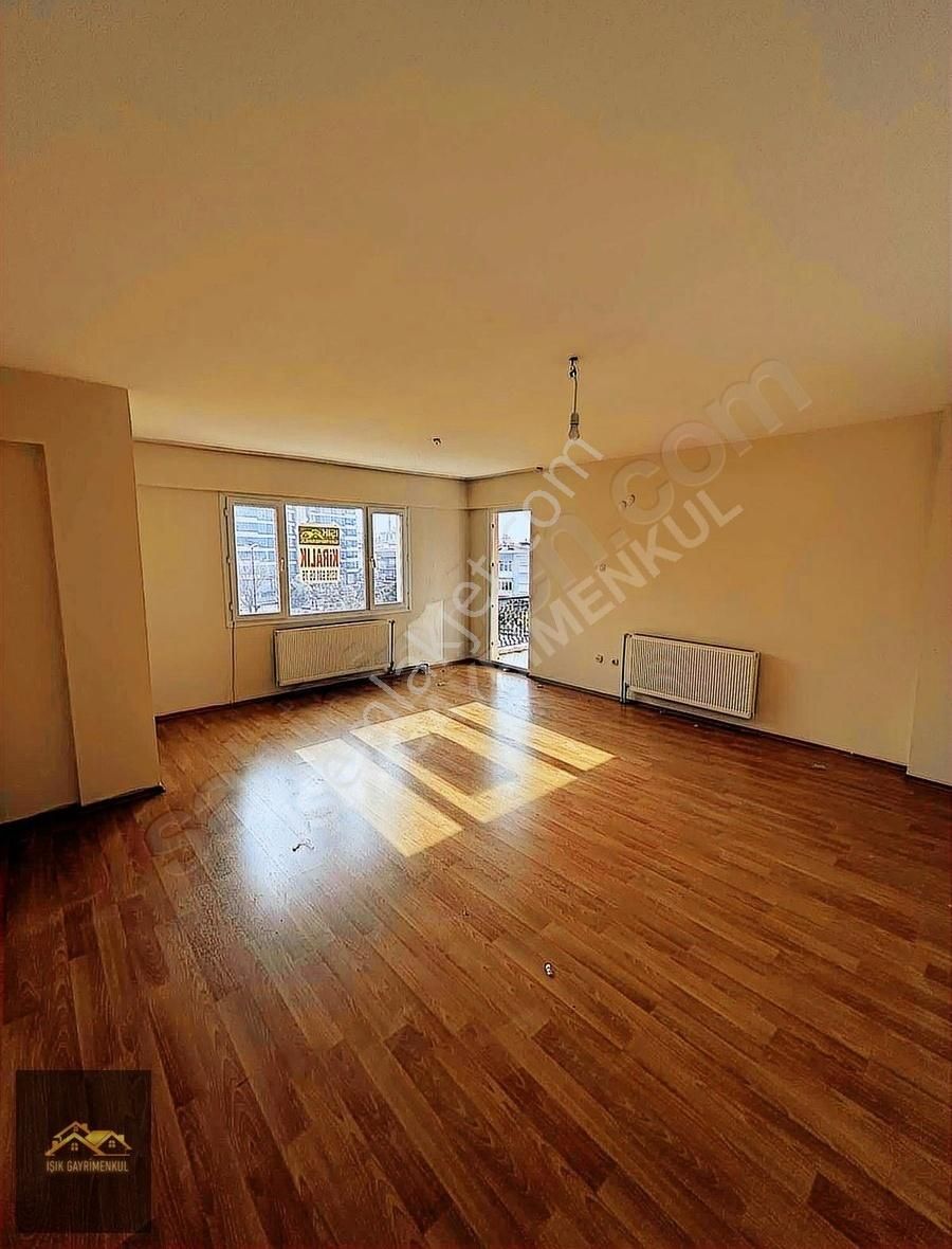 Tire Hürriyet Kiralık Daire Işık Gayrimenkul'den Kiralık Hürriyet Mh. Önü Park 3+1 Daire