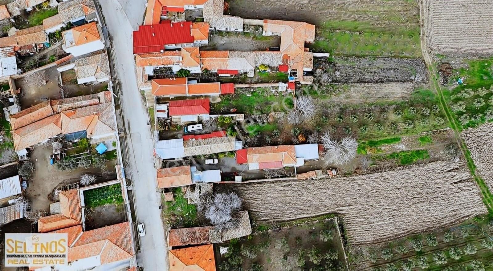 Bergama Kadıköy Satılık Konut İmarlı Selinos'dan Kadıköy'de 1810 M2 Köyün İçinde Arsa