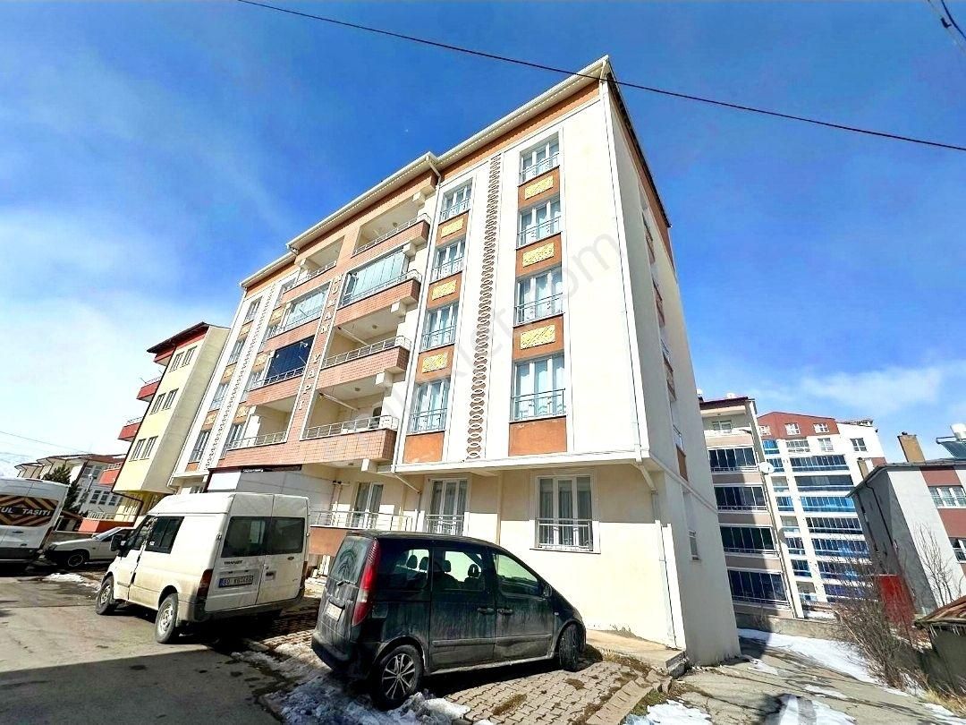 Sivas Merkez Fatih Satılık Daire Karahan Emlak'tan Satılık Daire*fatih'te*2.kat*130 M²*3+1