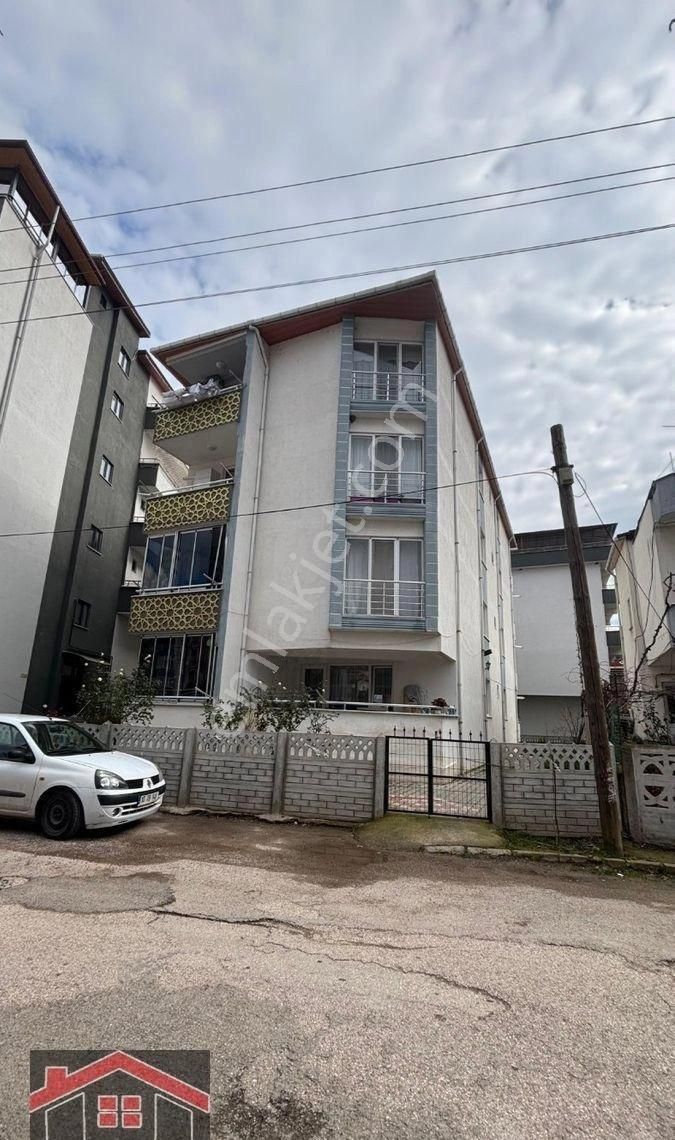 Gönen Kurtuluş Satılık Daire Uçar Emlak'tan Kurtuluş Mah. Mehmet Efendi Caddesinde 3+1 130 M² Ara Kat Satılık Daire