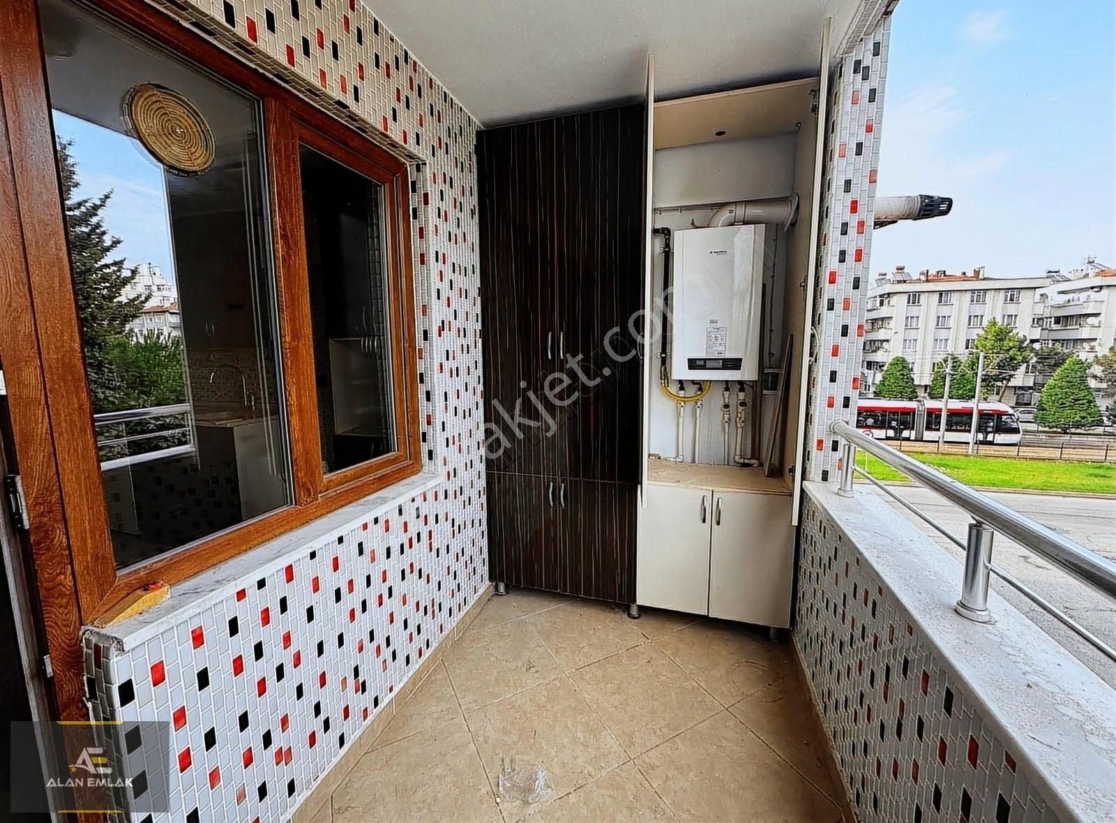 Samsun Atakum Kiralık Apartman Dairesi Alan Emlak; Teras Bireysel Kull. Tramvaya Cephe Bina, Ofis Daire