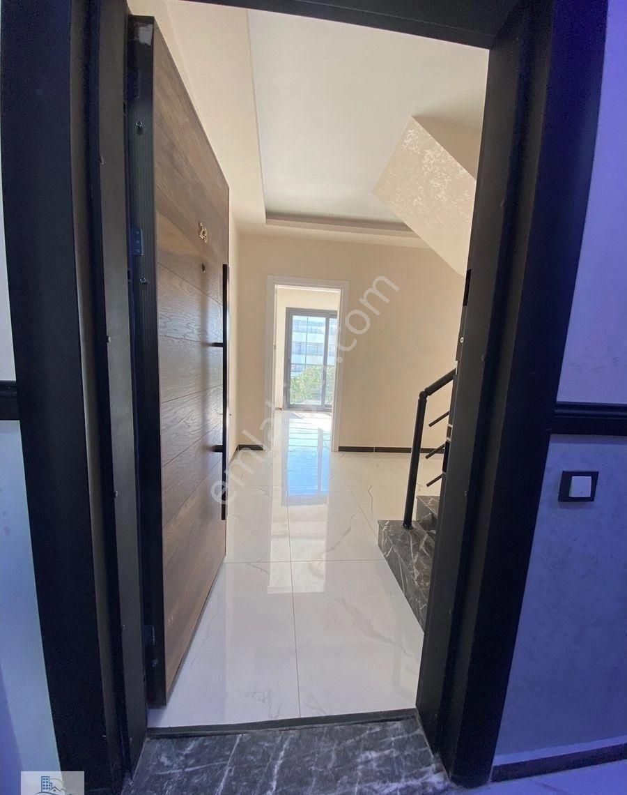 Altınkumda Denize 100 Metre Mesafede Havuzlu Asansörlü 3+1 Dubleks Daire - Görsel 24