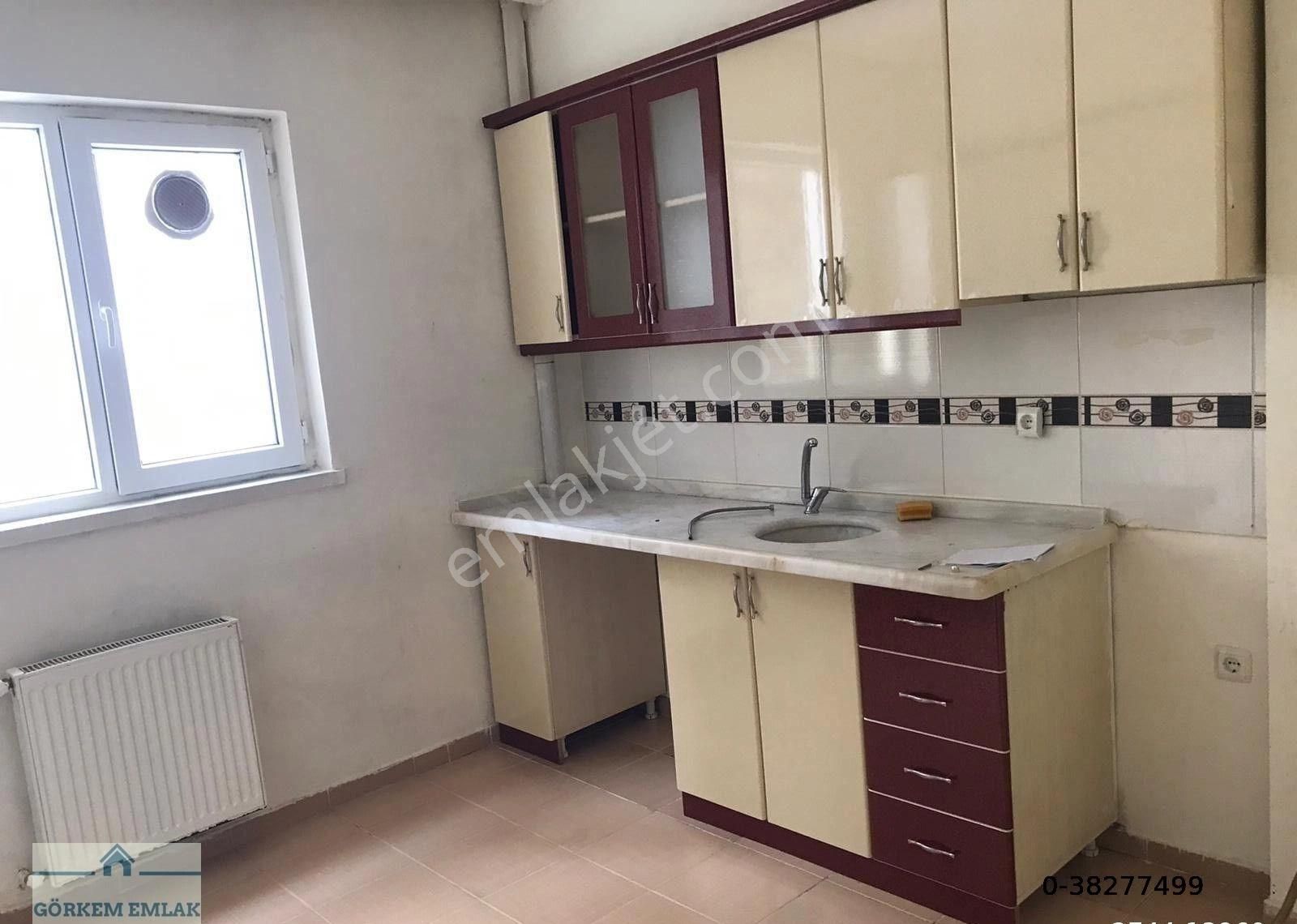 Çankaya Malazgirt Kiralık Daire Görkem'den 3+1 100 M2 Kombili Bağımsız 3 Kat Konumunda Balkonlu