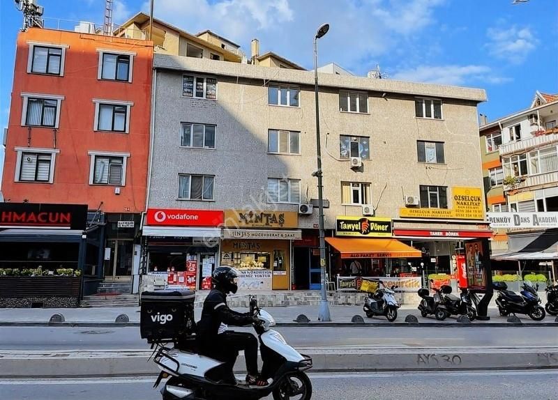 Kadıköy Kozyatağı Satılık Ofis Kadıköy Kozyatağı Minibüs Yolunda Satılık 18m2 Ofis Katı