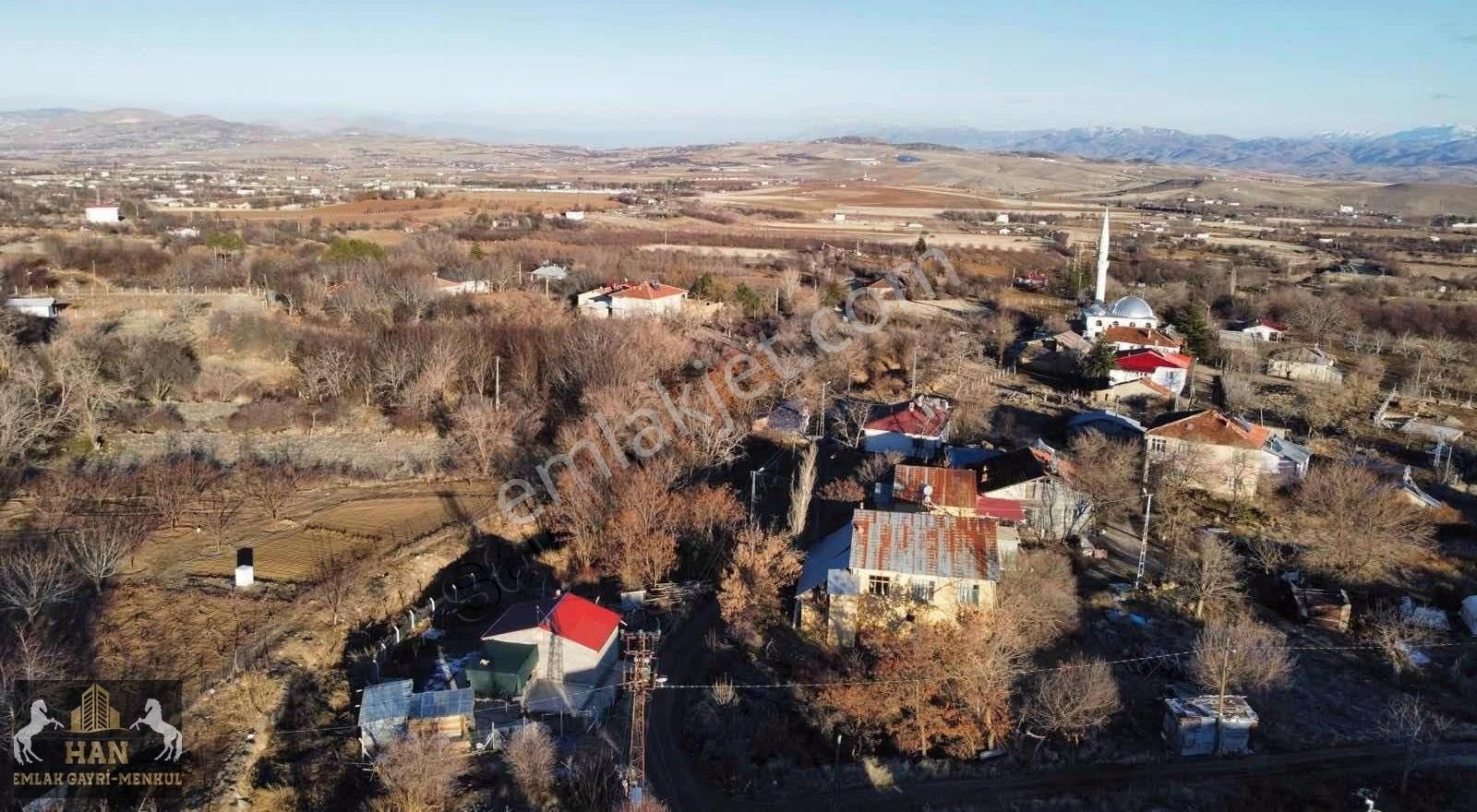 Elazığ Merkez Işıkyolu Köyü Satılık Villa İmarlı Han Emlaktan Işıkyolu Köyünde Müstakil Ev Ve Arsası