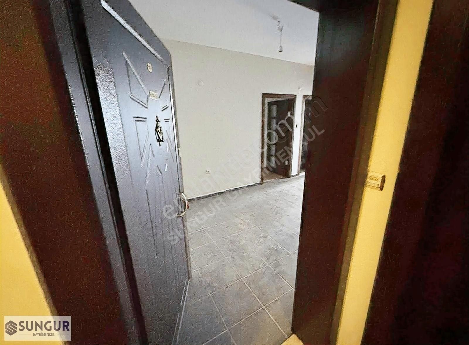 Tepebaşı Yenibağlar Kiralık Daire Sungur'dan Kiralık Yenibağlar'da İyi Konumda Geniş Ara Kat 1+1