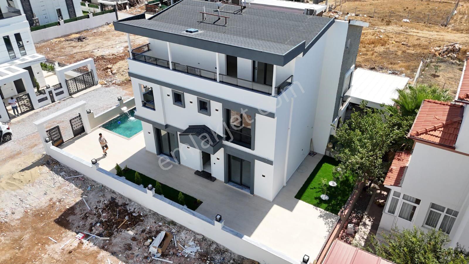 Didim Efeler Satılık Villa Dıdım Efeler’de 4+1 Müstakil Havuzlu Sıfır Villa!