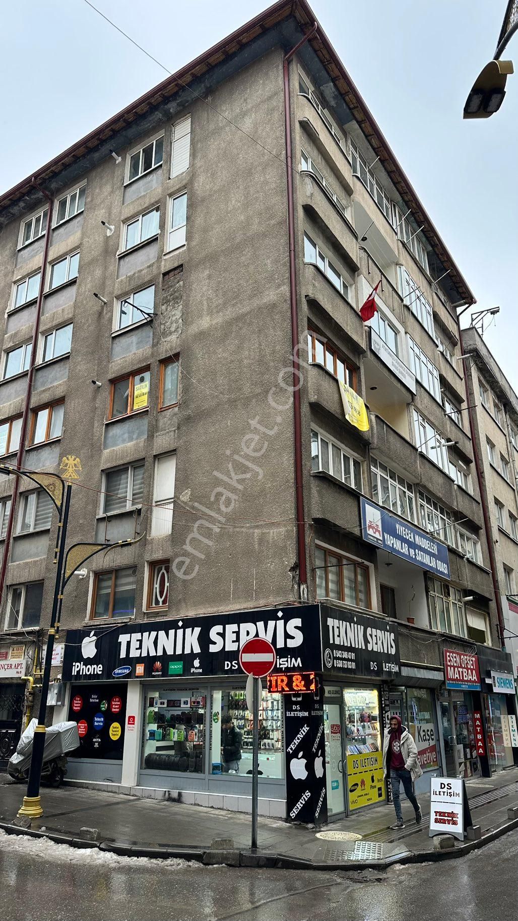 Sivas Merkez Çarşıbaşı Satılık Daire Finans Gayrimenkulden Afyon Sokakta Çift Cephe Satılık 2+1 Daire