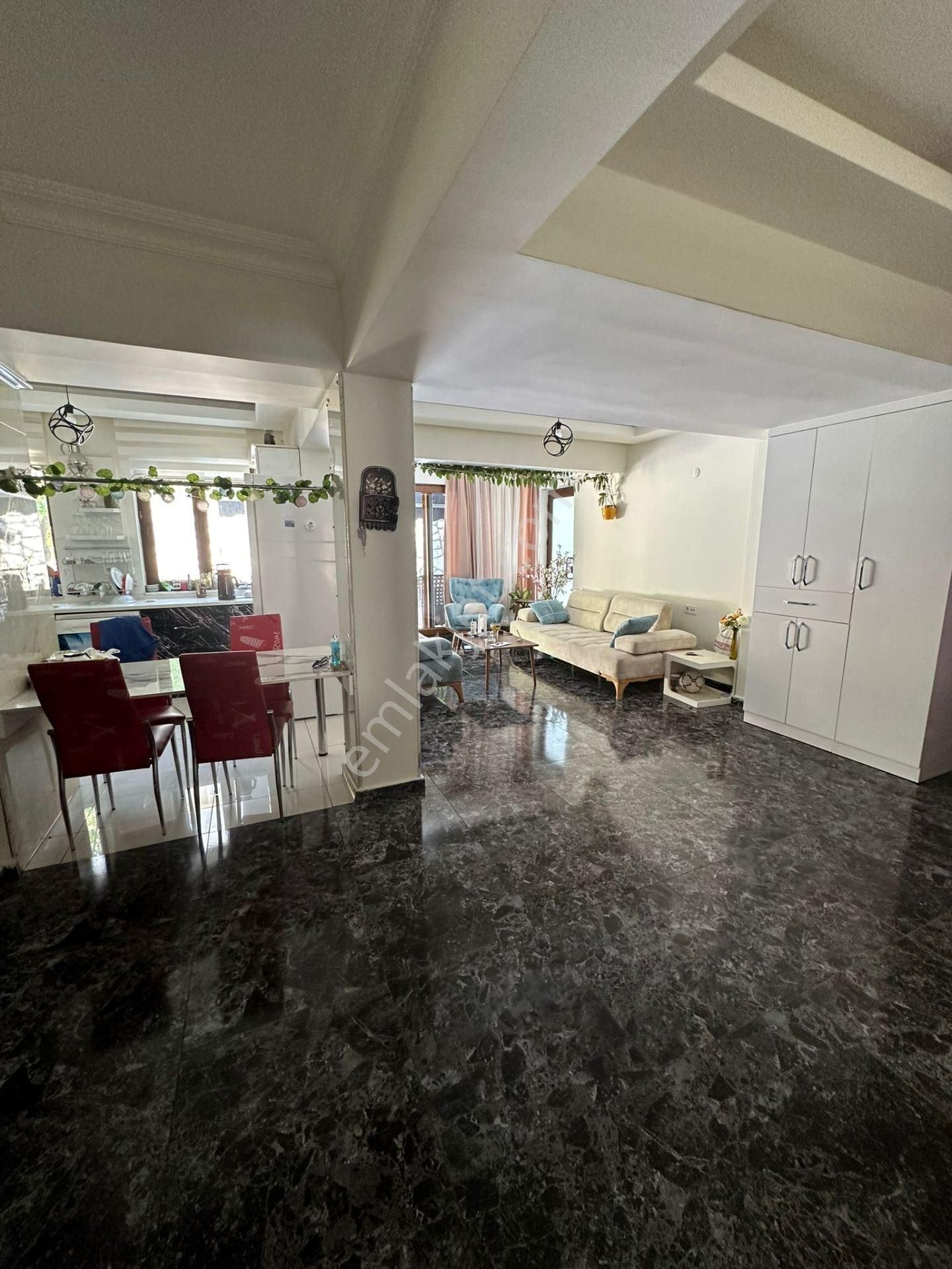 Isparta Merkez Işıkkent Mah. 4 Katlı Havuzlu Satılık Villa