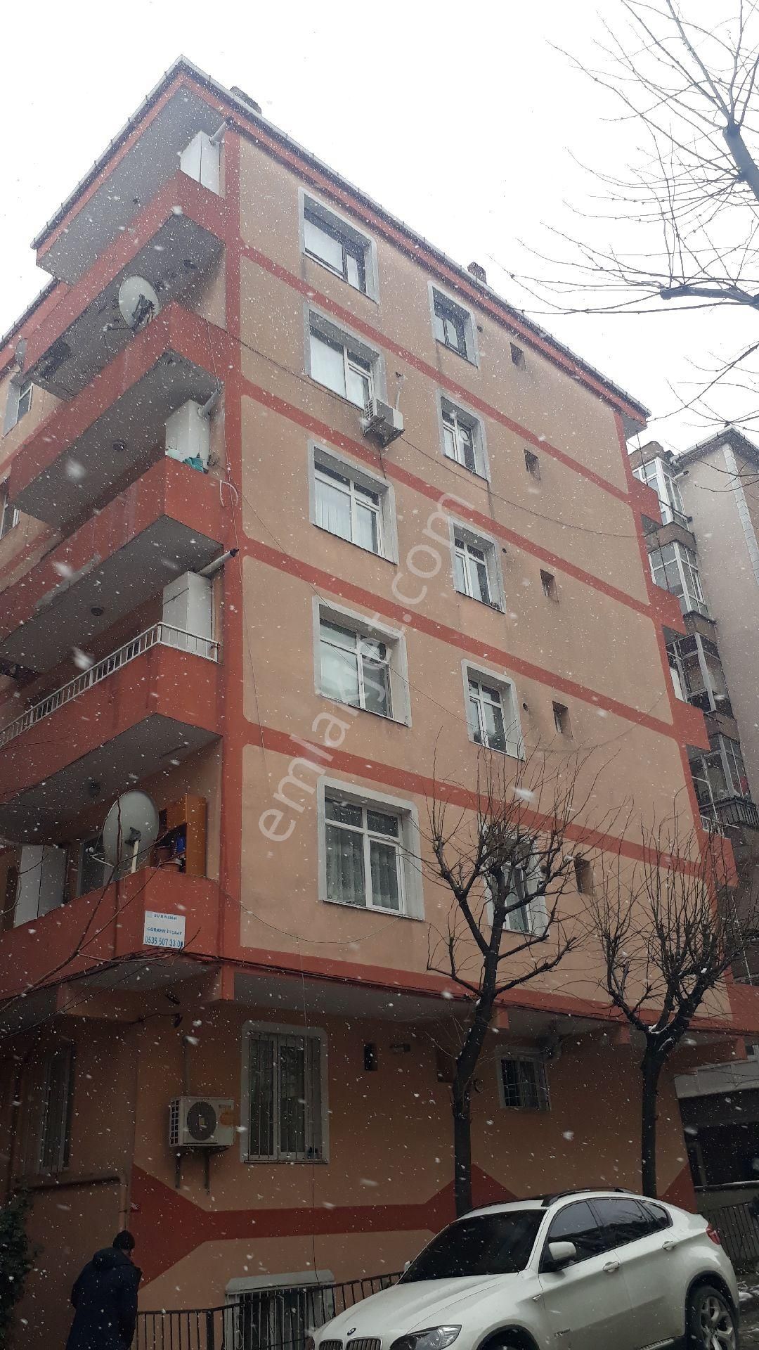 Bahçelievler Şirinevler Kiralık Daire S.evler Merkezde Metrobüse 4dk. 1+1 50m2 Bekara Yabancıya Öğrencıye Uygun Teras