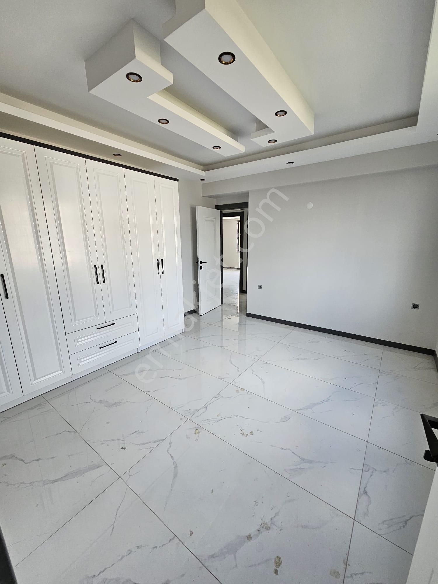 Yuvam Gayrimenkul'den Satılık Salihli Yörük Mah. Çınarlı Cad.eski Mor Kafe Yanı Lüks 3+1 Daire - Görsel 15