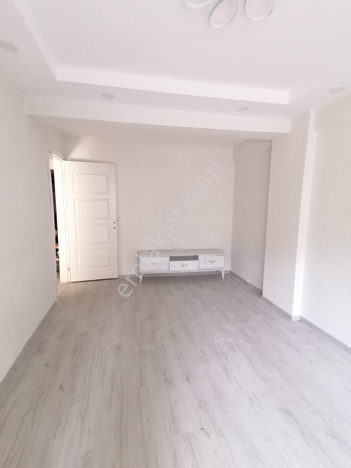 Merkezefendi Muratdede Satılık Daire İlbadı Mahallesinde Yüksek Zemin Kat 2+1/90 M2 Balkonlu Daire 2.090.000 Tl Pazarlıklı Satılıktır