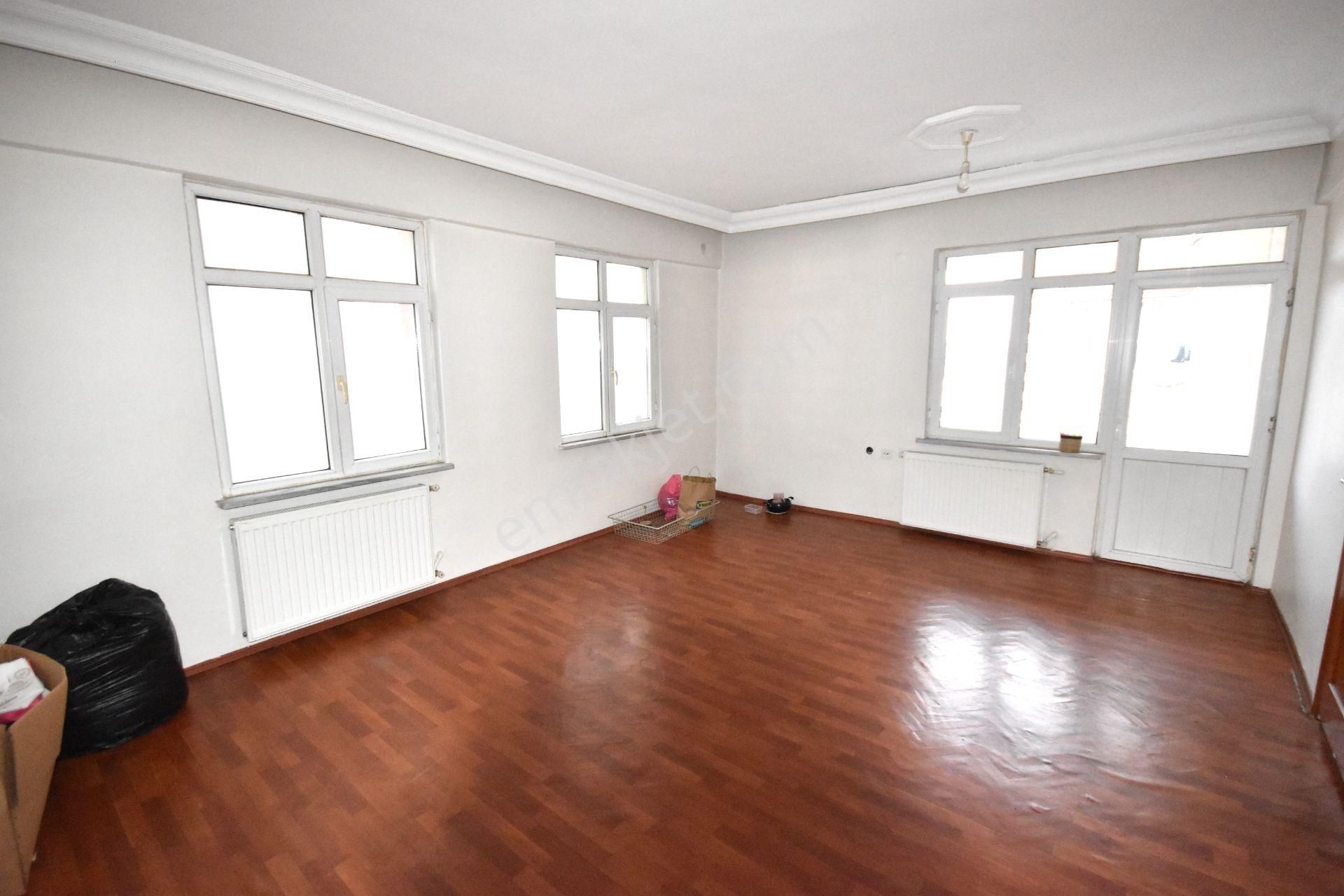 Küçükçekmece Gültepe Kiralık Daire Seba'dan Gültepe Mh 3+1 120m2 Masrafsız Geniş Balkonlu Daire..