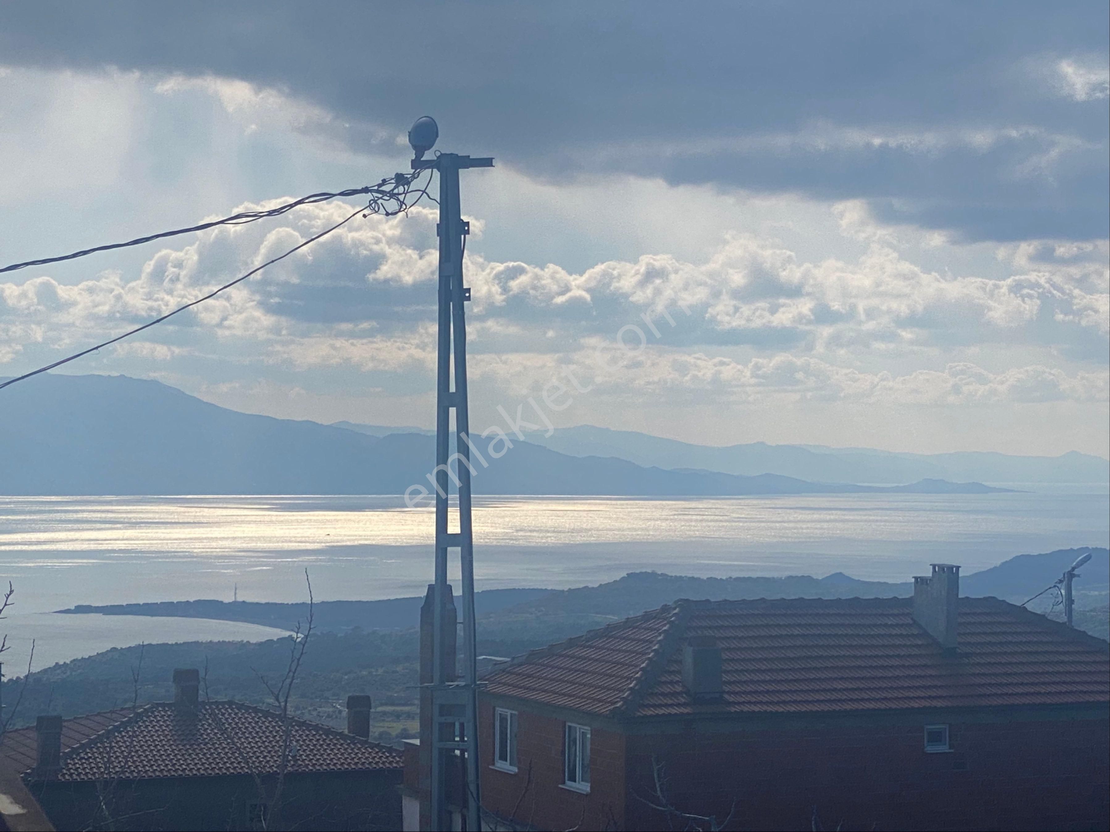 Ayvacık Büyükhusun Köyü Satılık Konut İmarlı Nisa Gayrımenkulden Büyükhusun Koyunde Arsa