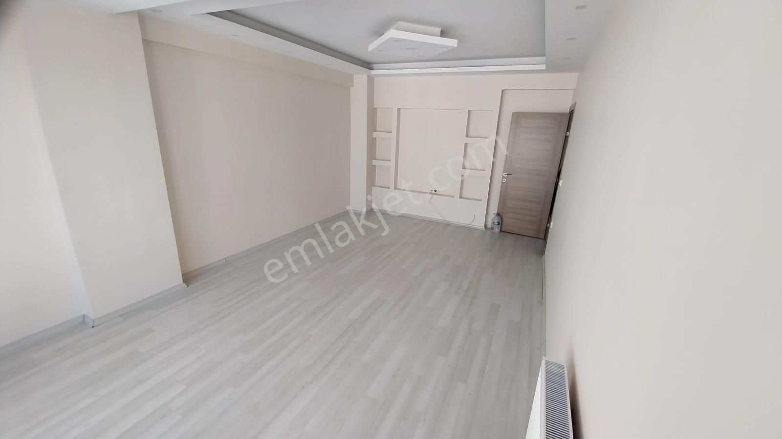 Ekşioğlu 'dan Tekirdağ Süleymanpaşa 100 Yıl Mahallesi Satılık Daire 2+1