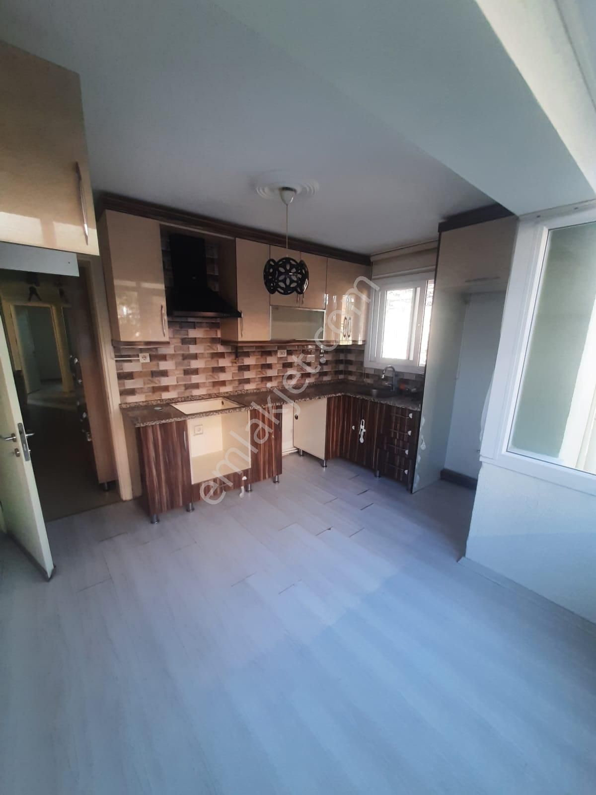 Bornova Atatürk Mah. 3+1 Kiralık Daire - Görsel 16