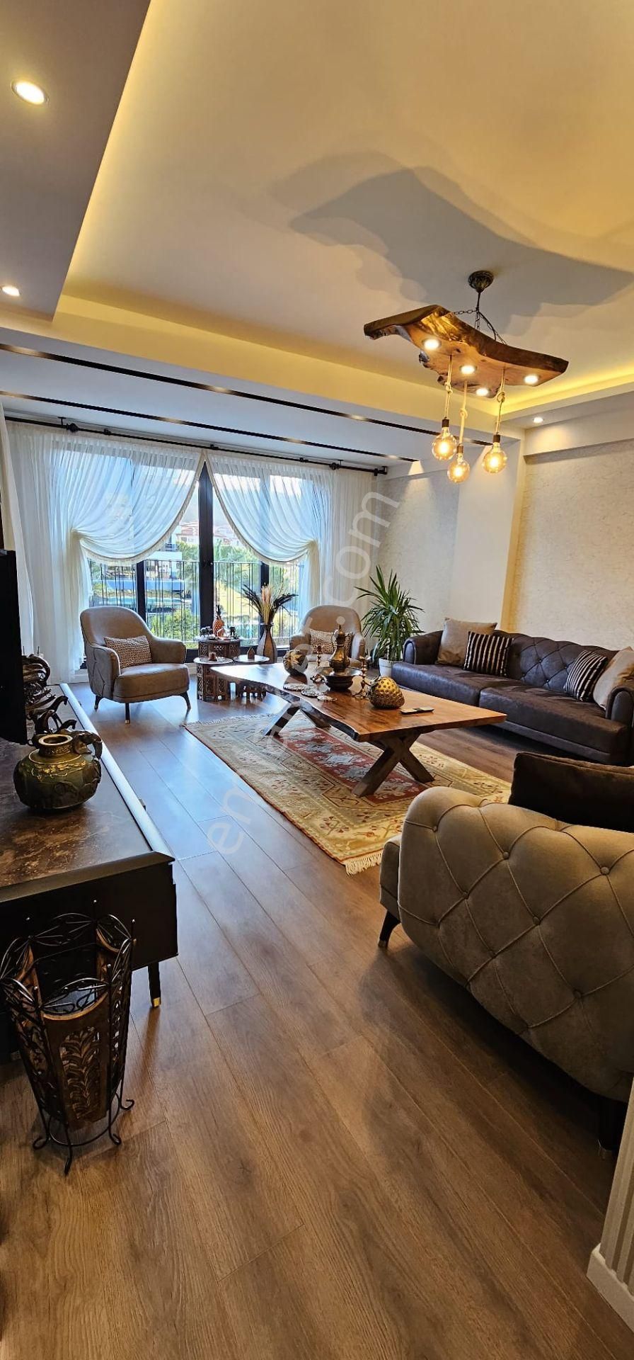 Salihli Kurtuluş Satılık Daire Yuvam Gayrimenkul'den Satılık Salihli Kurtuluş Mah.quadrome Sitesi 3+1 136m2 Brüt Daire