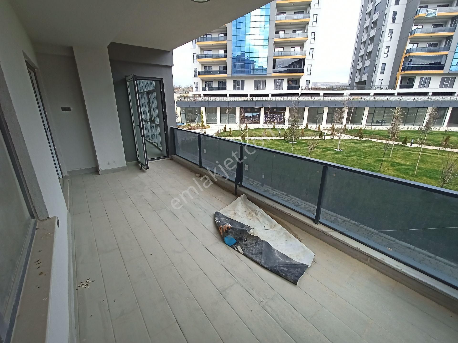 Kaçmaz Emlak İnegöl Akhisar Mah Satılık Site İçi Havuzlu Sıfır 3+1 Daire - Görsel 8