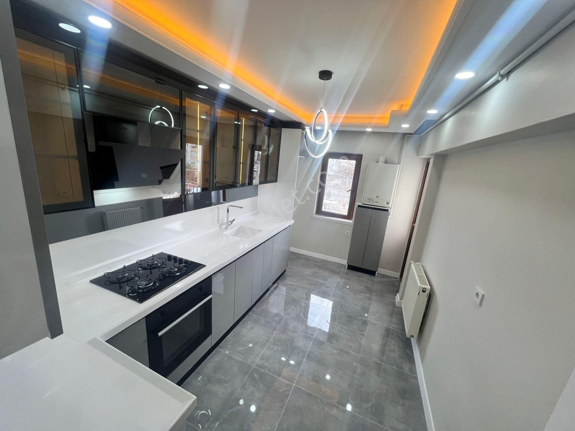 Sincan Selçuklu Satılık Daire Sincan Selçuklu Mah Ön Cephe Salon Bagımsız 135m2 Satılık Daire