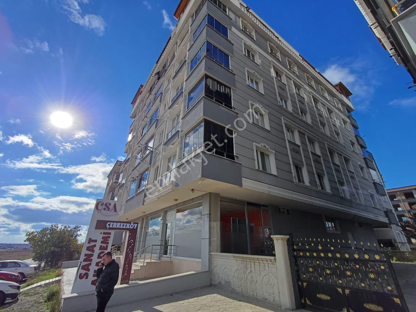 Çerkezköy İstasyon Satılık Daire Çerkezköy Tepe Yolu Üzerinde Tertemiz 3+1 Daire