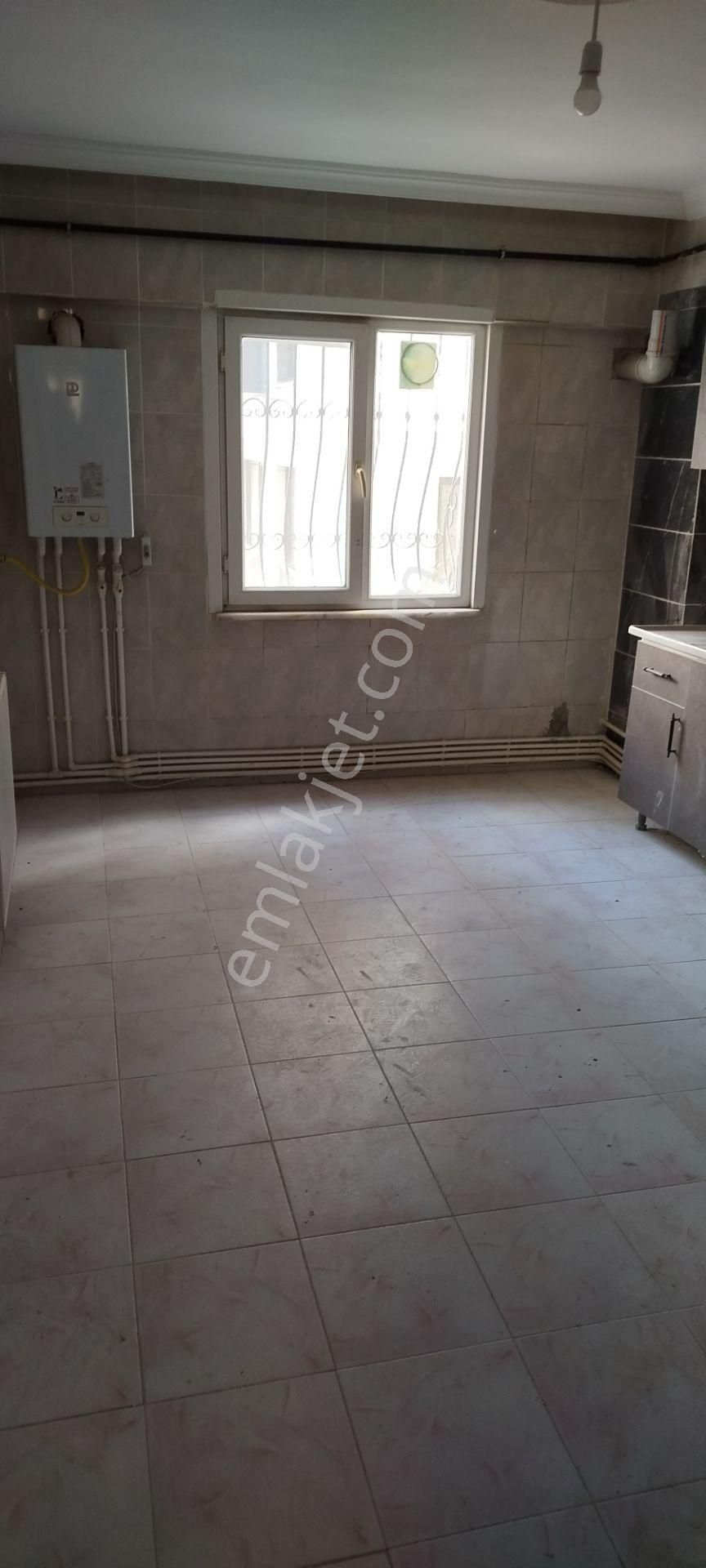 Çınarcık Koru Bld. (Cumhuriyet) Kiralık Daire Cınarcık 1+1 Kiralık Daire Jandarma Sokagında