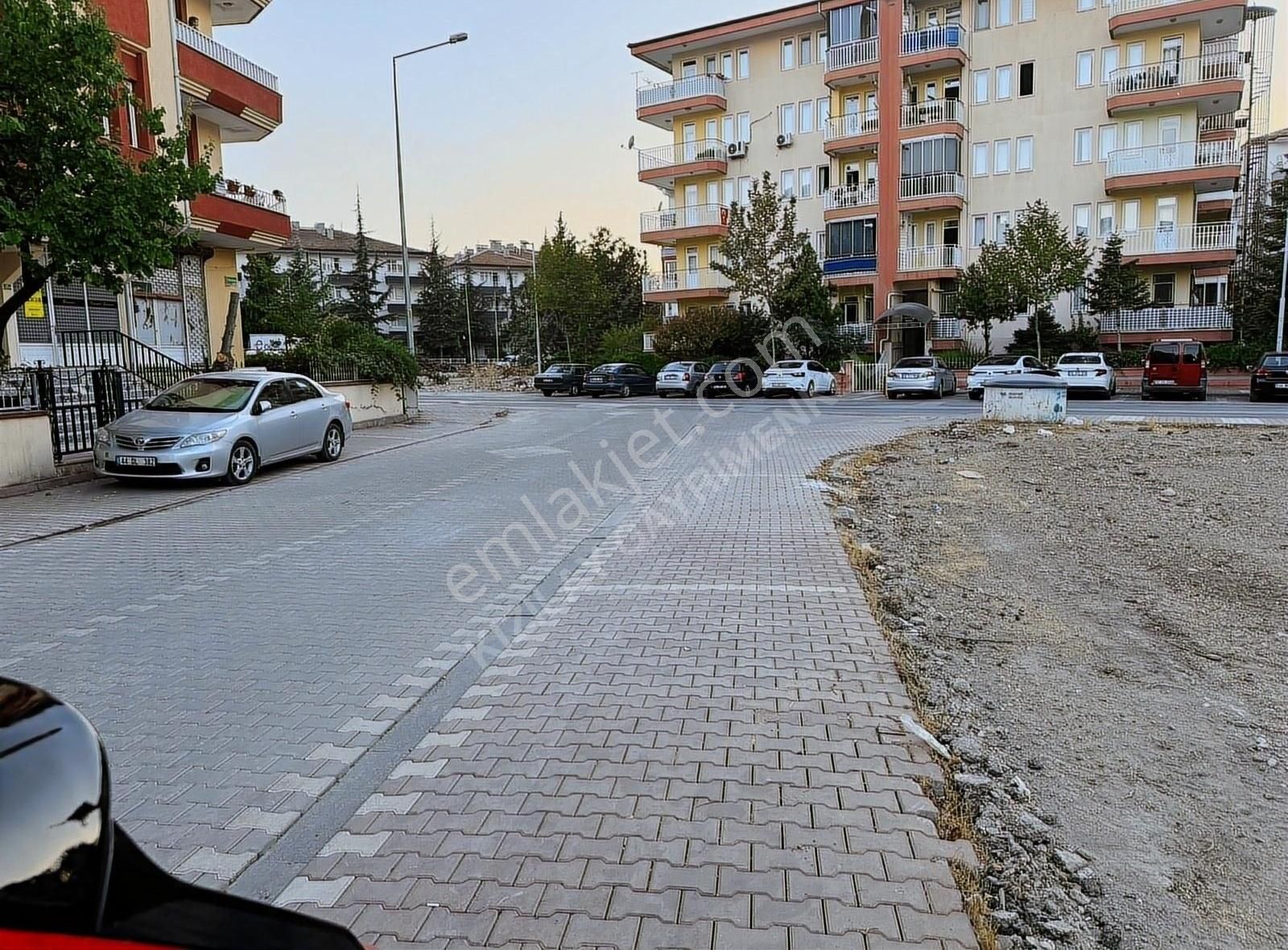 Yeşilyurt Özalper Satılık Tarla Kızılay Gayrimenkulden Özalperde 280 M2 Arsa